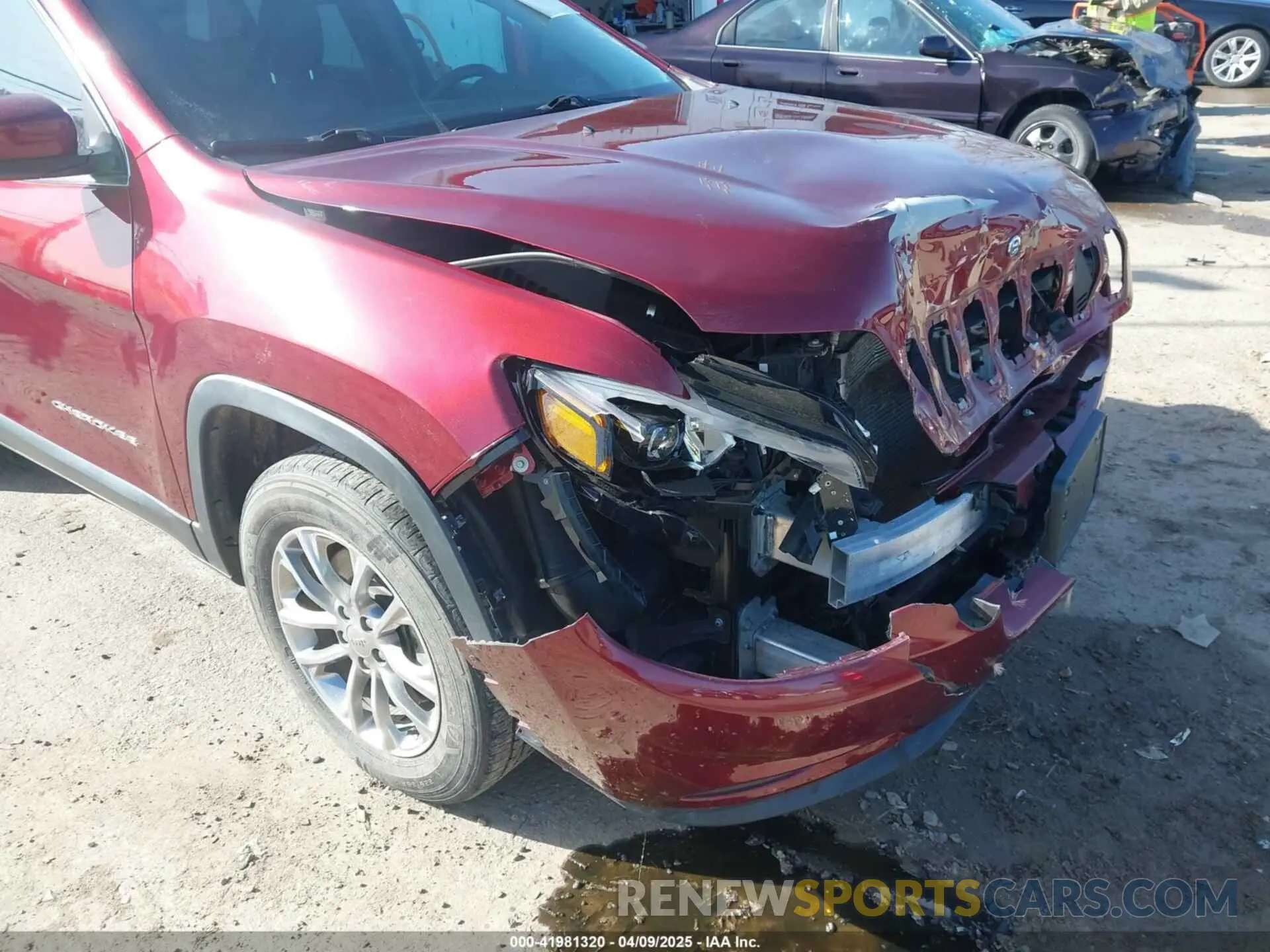 17 Photograph of a damaged car 1C4PJMLN0KD168128 JEEP CHEROKEE 2019