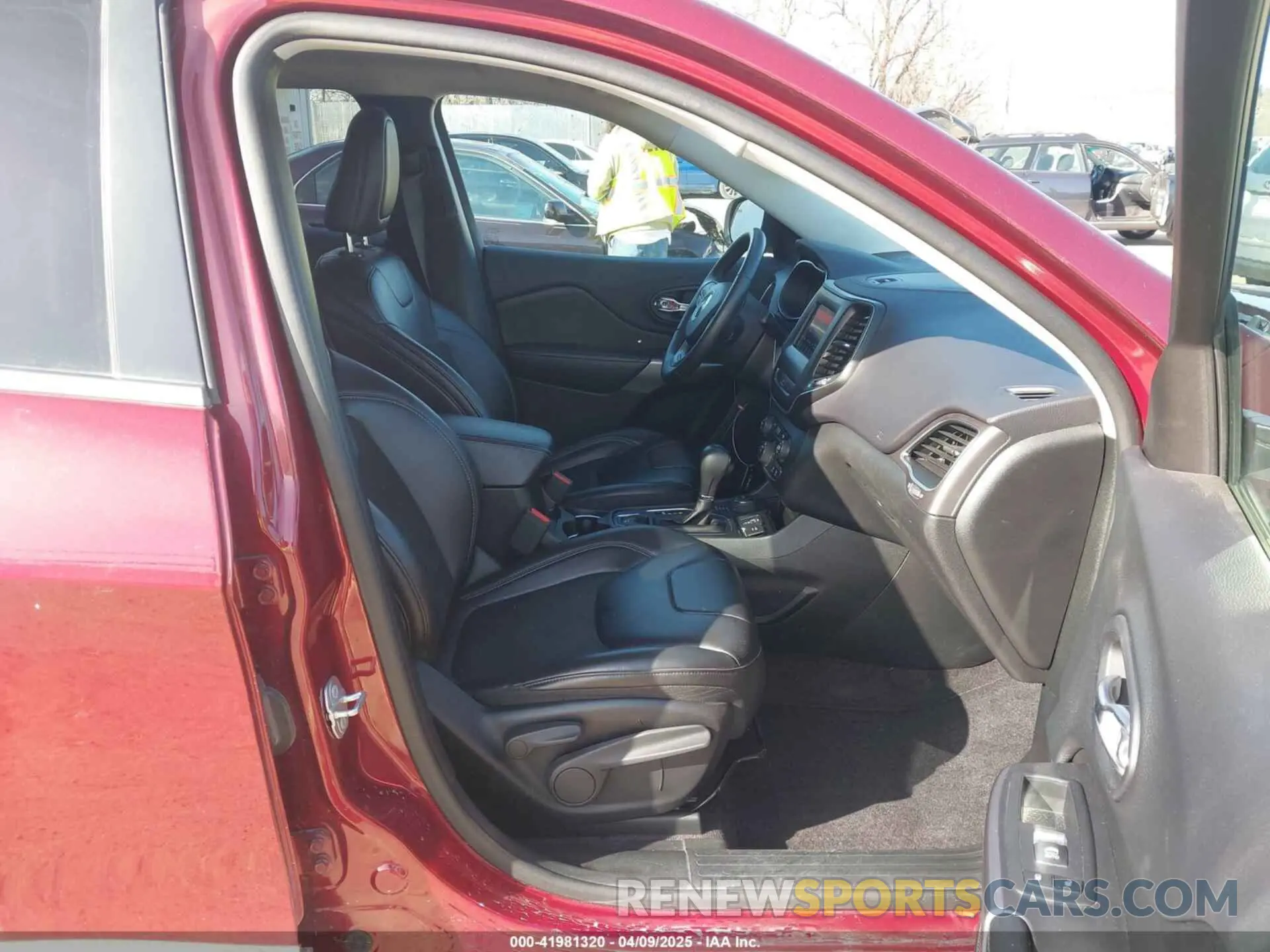 5 Photograph of a damaged car 1C4PJMLN0KD168128 JEEP CHEROKEE 2019