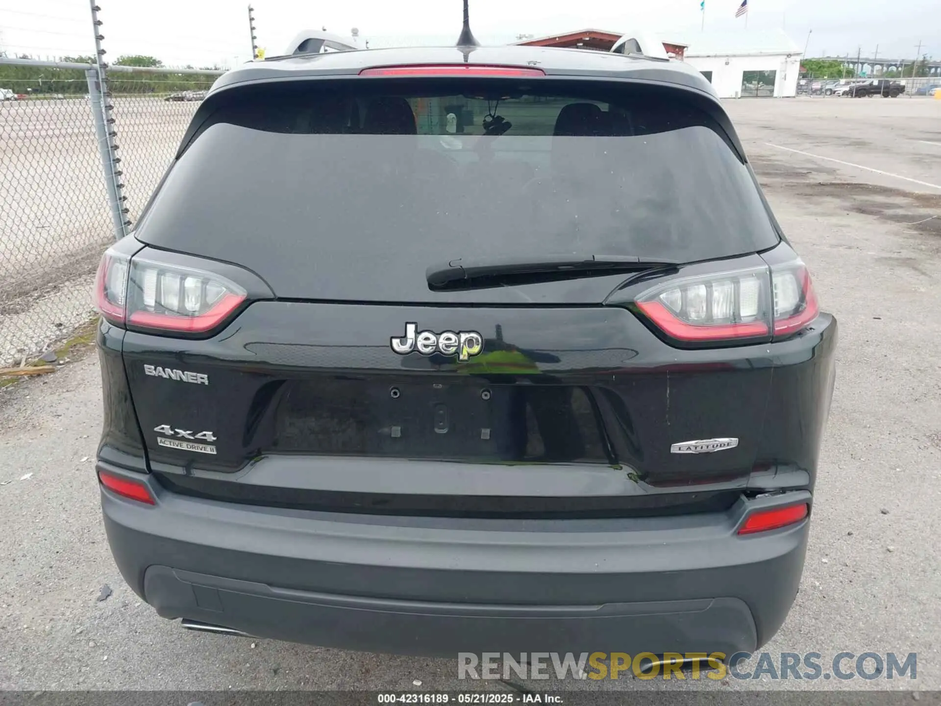 16 Photograph of a damaged car 1C4PJMLN4KD167192 JEEP CHEROKEE 2019