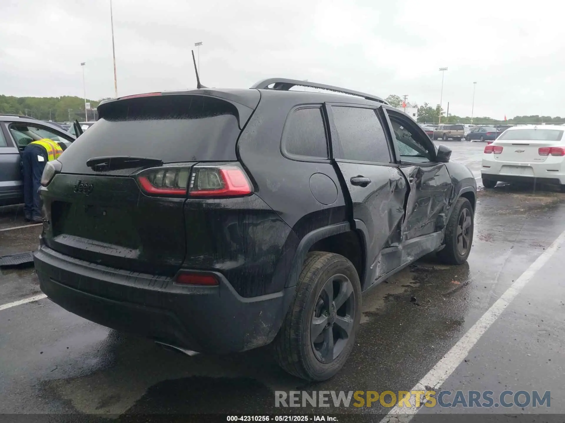 4 Photograph of a damaged car 1C4PJMLN7KD487994 JEEP CHEROKEE 2019