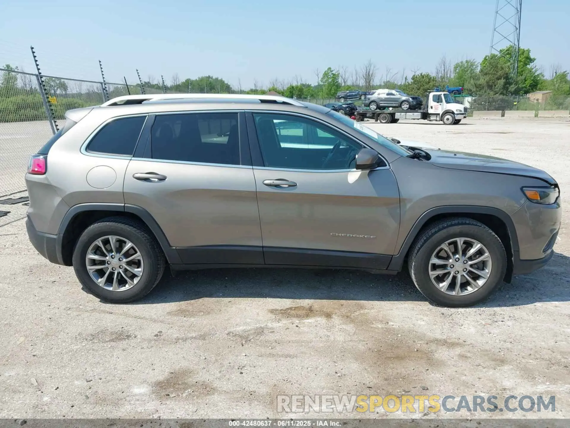 13 Photograph of a damaged car 1C4PJMLN8KD148533 JEEP CHEROKEE 2019