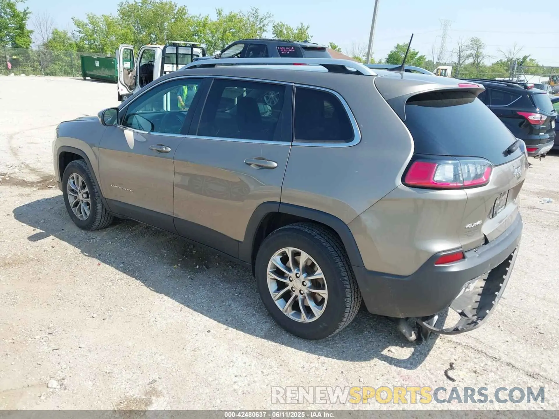3 Photograph of a damaged car 1C4PJMLN8KD148533 JEEP CHEROKEE 2019