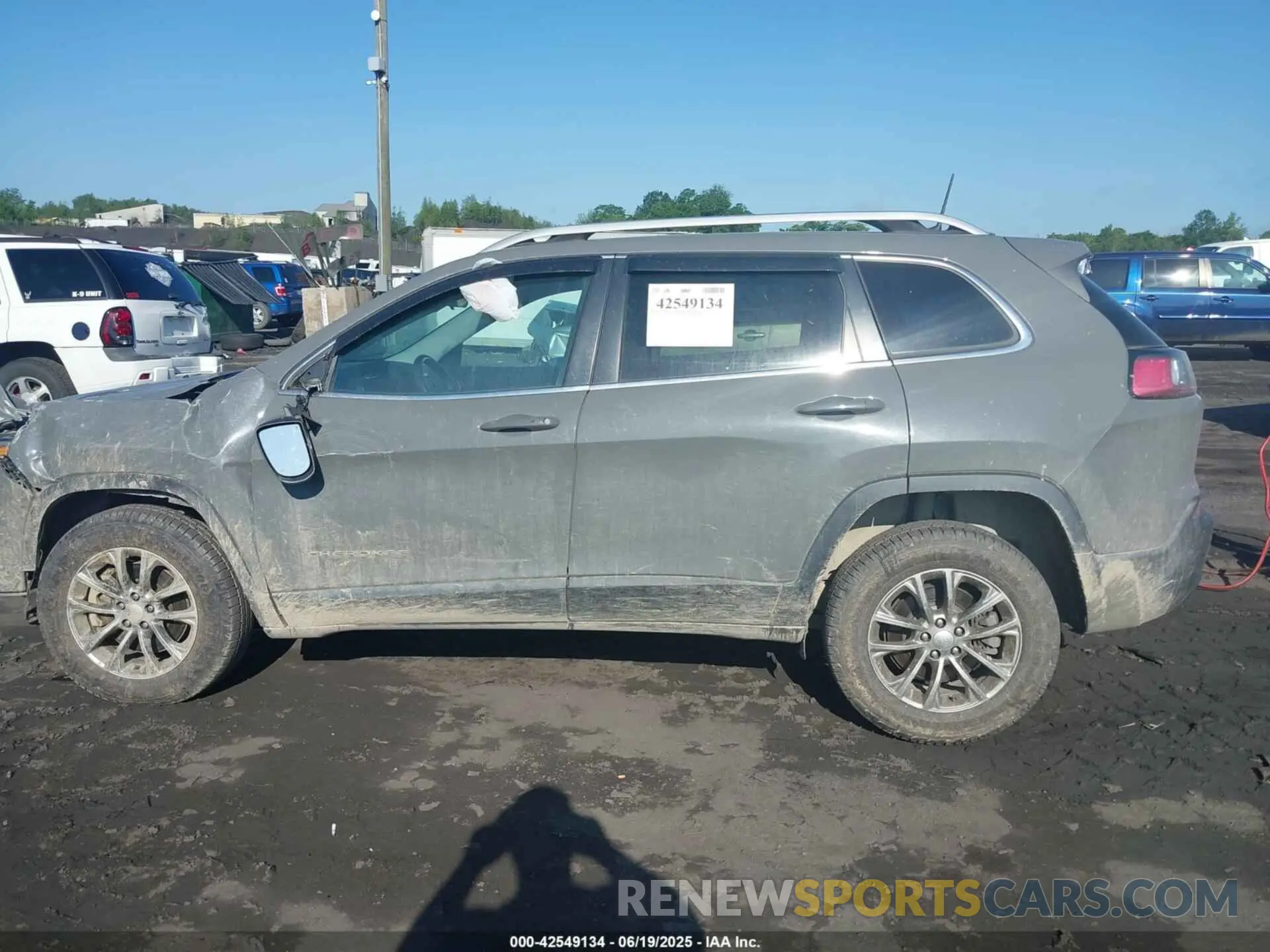 14 Photograph of a damaged car 1C4PJMLNXKD408494 JEEP CHEROKEE 2019