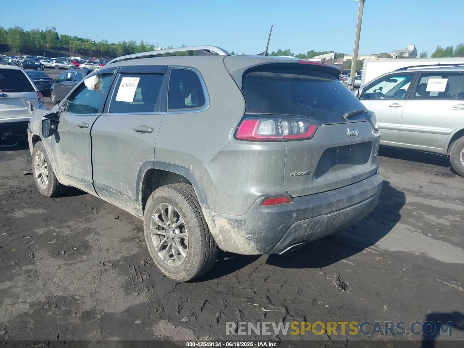 3 Photograph of a damaged car 1C4PJMLNXKD408494 JEEP CHEROKEE 2019