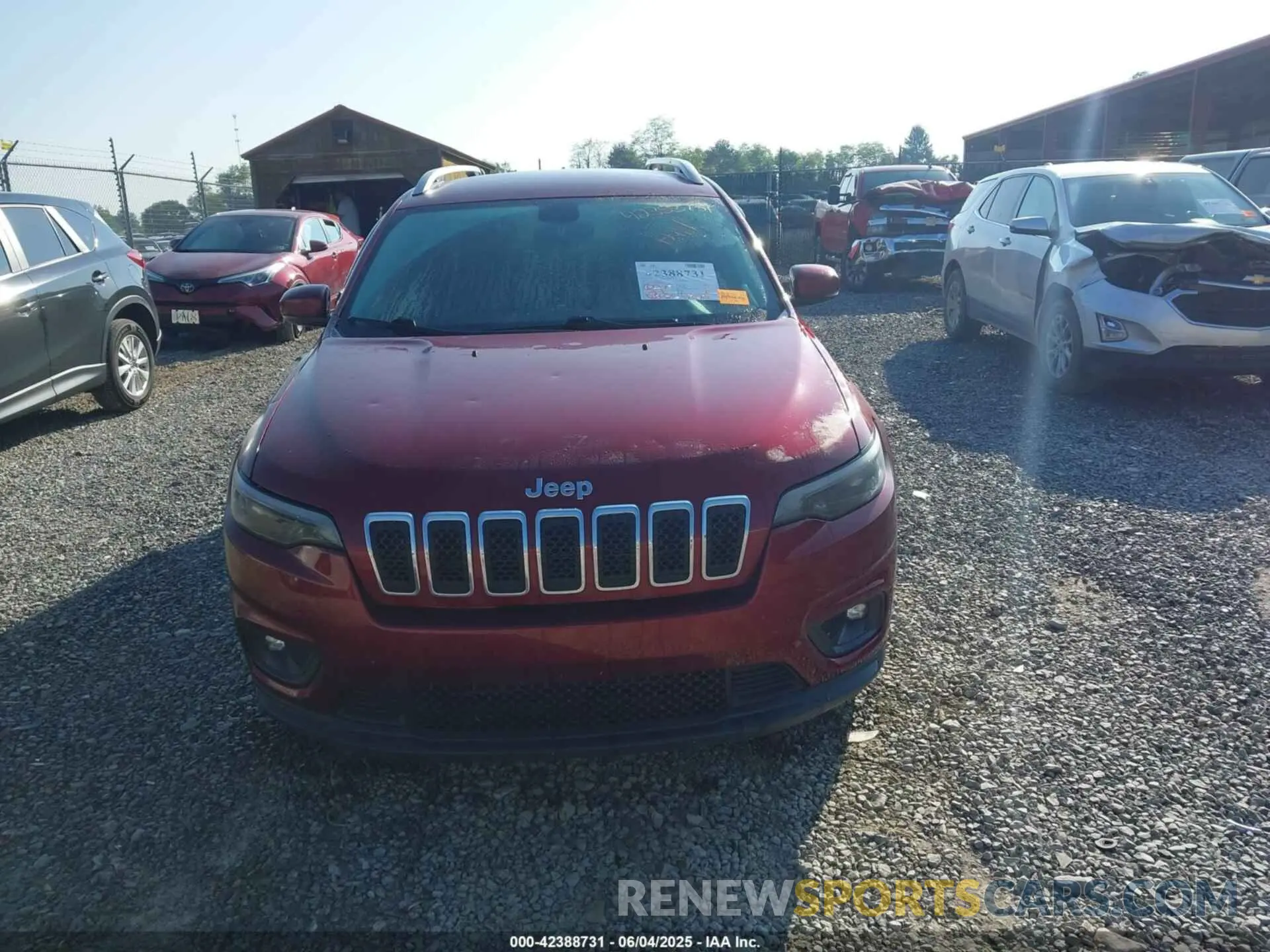 12 Photograph of a damaged car 1C4PJMLX0KD101546 JEEP CHEROKEE 2019