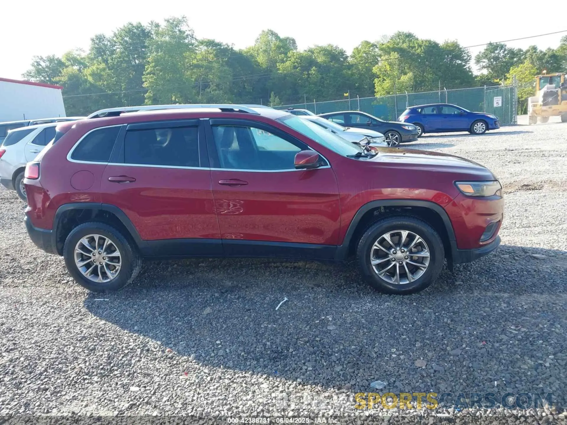 13 Photograph of a damaged car 1C4PJMLX0KD101546 JEEP CHEROKEE 2019