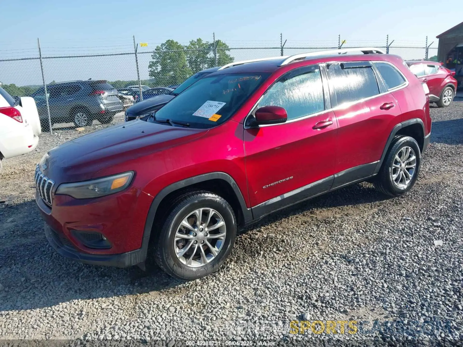 2 Photograph of a damaged car 1C4PJMLX0KD101546 JEEP CHEROKEE 2019