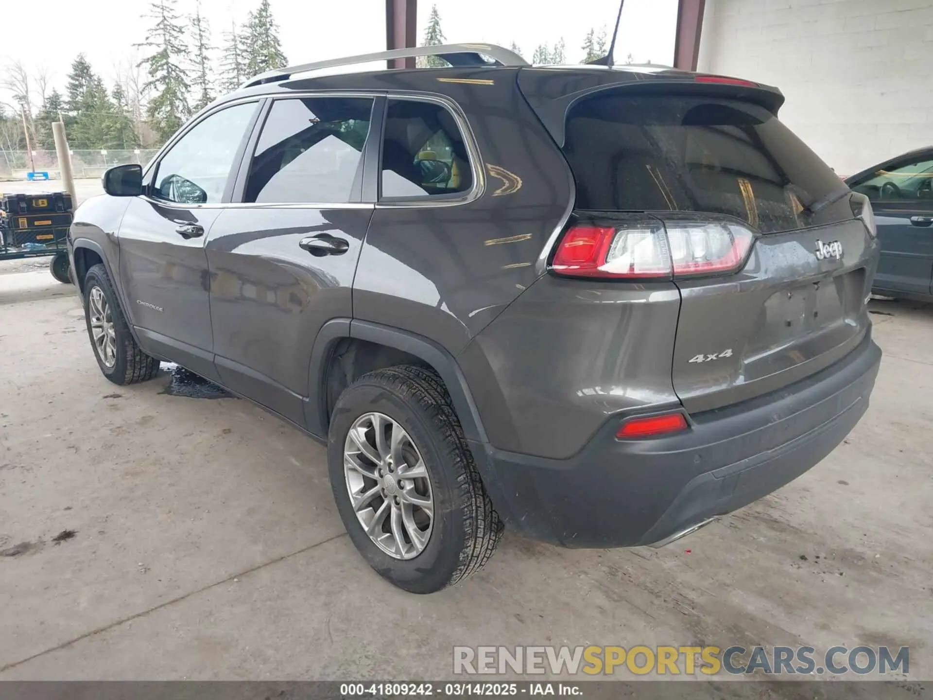 3 Photograph of a damaged car 1C4PJMLX0KD108416 JEEP CHEROKEE 2019