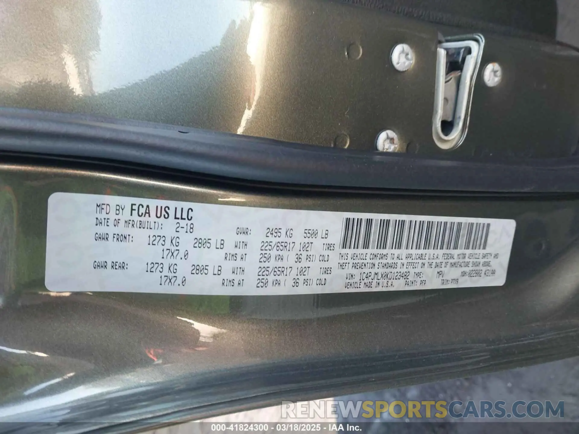 9 Photograph of a damaged car 1C4PJMLX0KD123482 JEEP CHEROKEE 2019