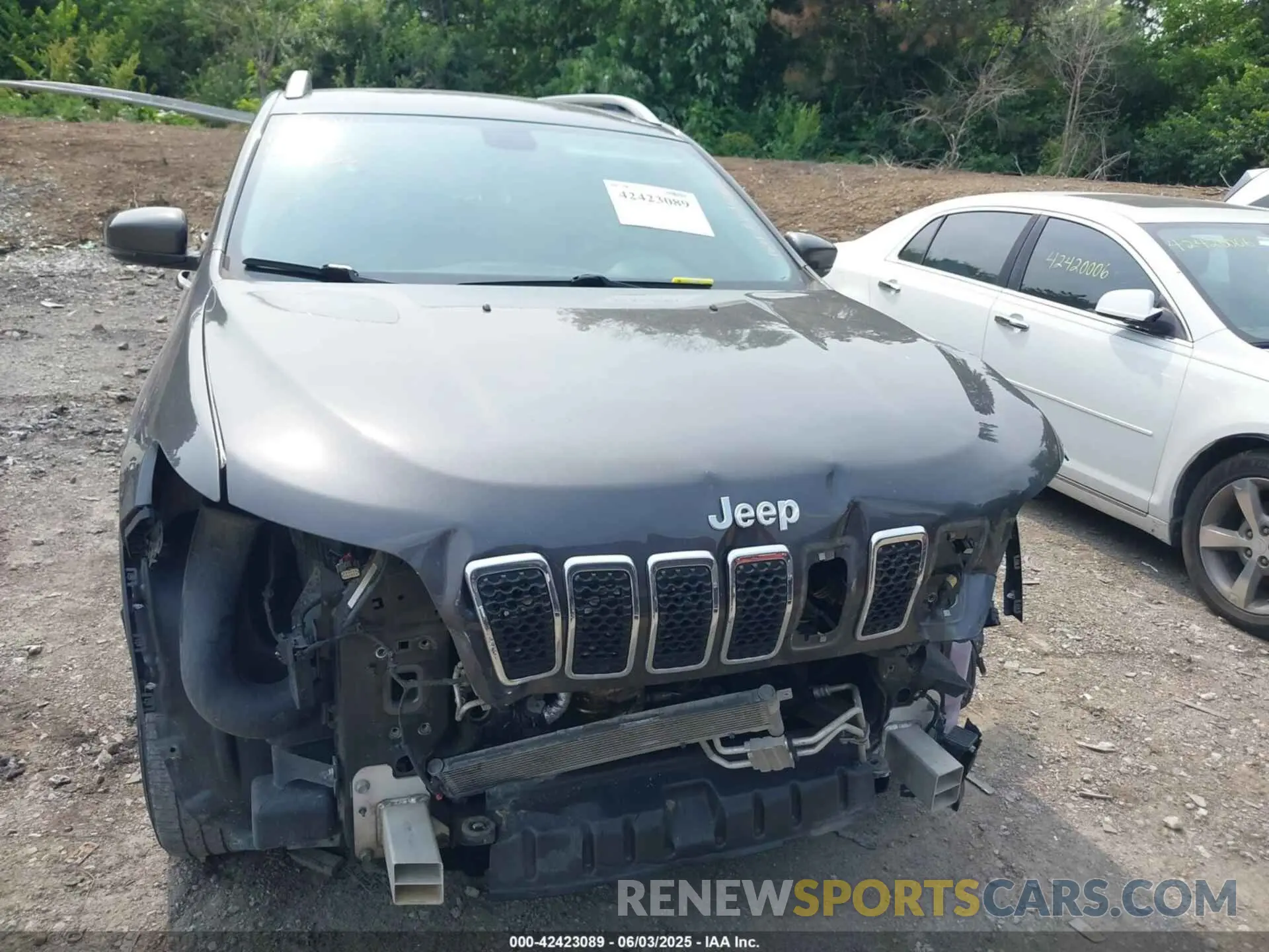 13 Photograph of a damaged car 1C4PJMLX0KD271468 JEEP CHEROKEE 2019