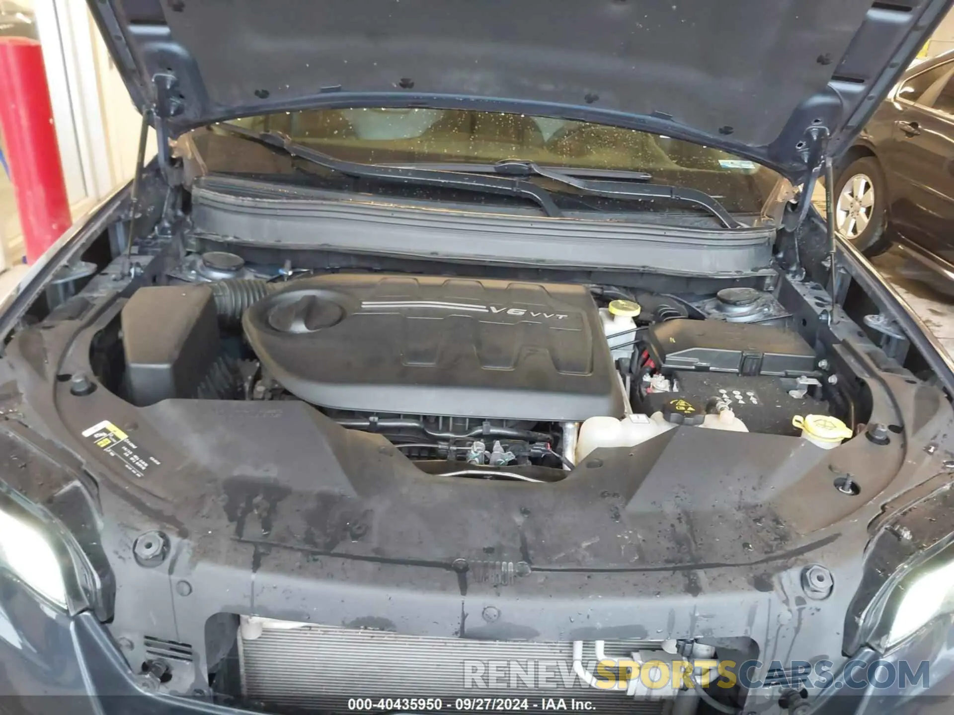 10 Photograph of a damaged car 1C4PJMLX0KD361879 JEEP CHEROKEE 2019