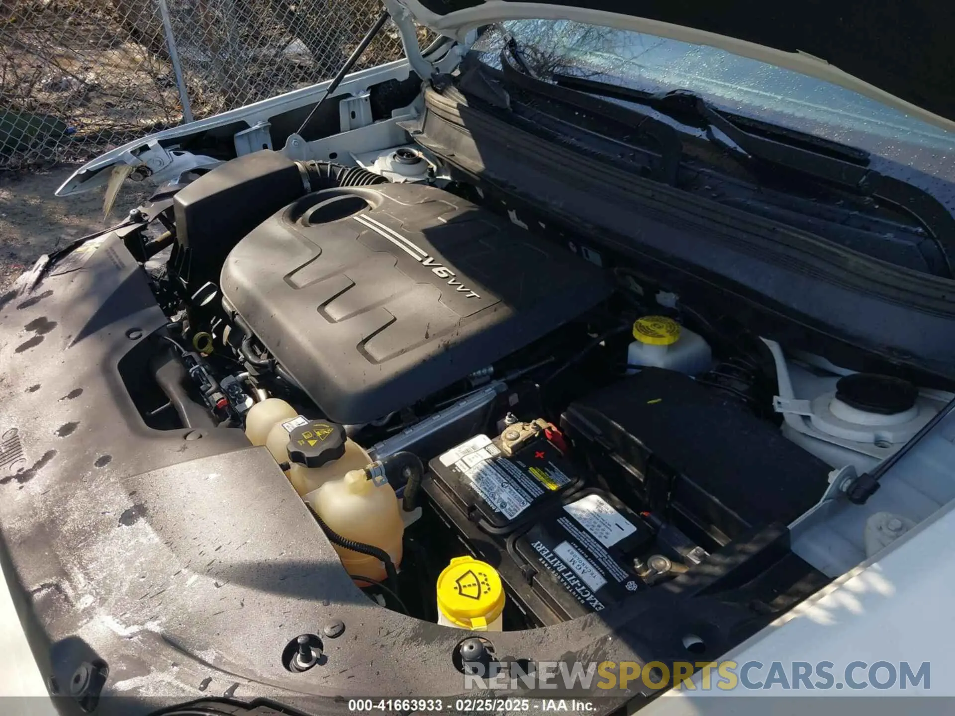 10 Photograph of a damaged car 1C4PJMLX0KD430182 JEEP CHEROKEE 2019