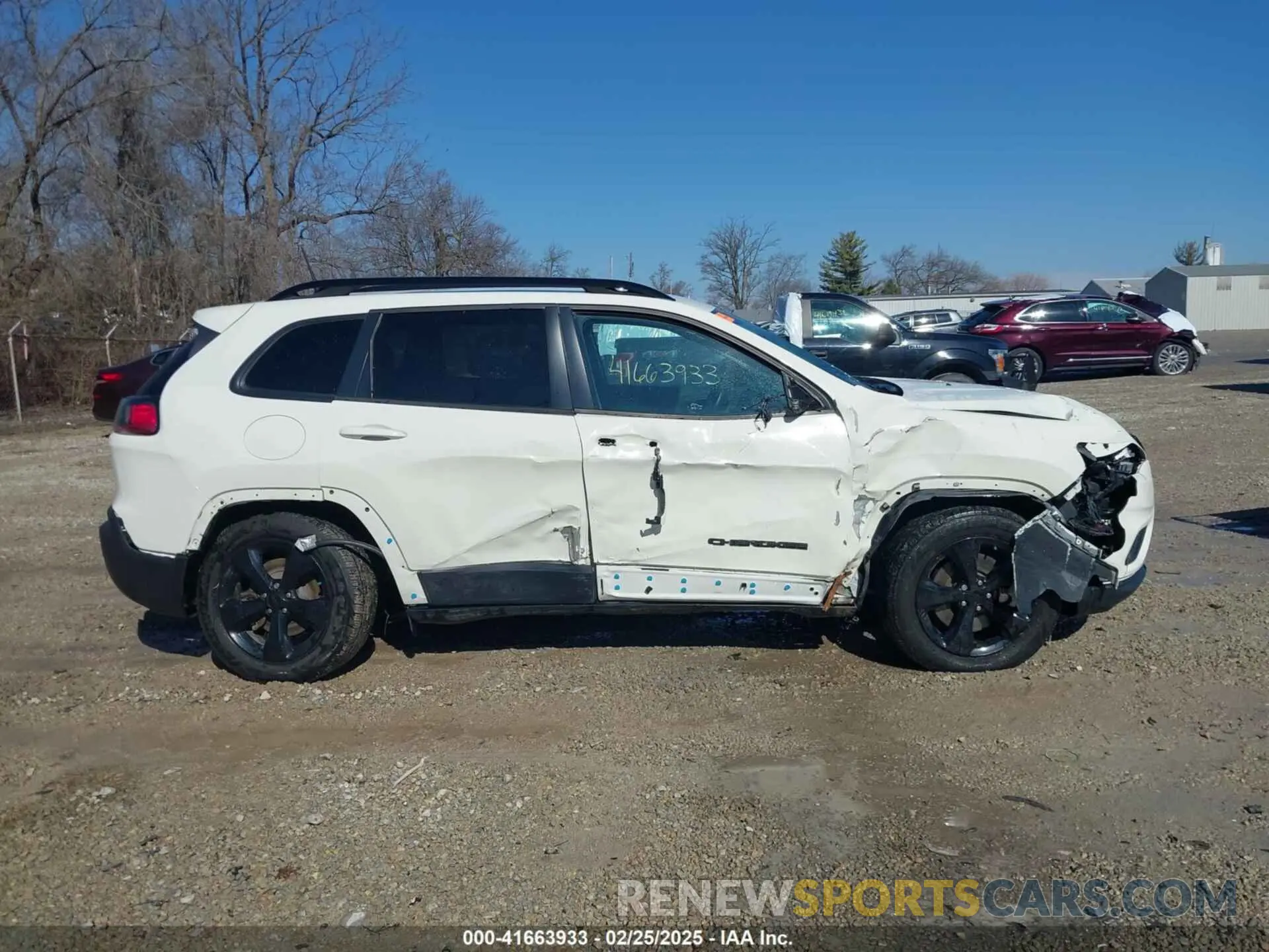 13 Photograph of a damaged car 1C4PJMLX0KD430182 JEEP CHEROKEE 2019