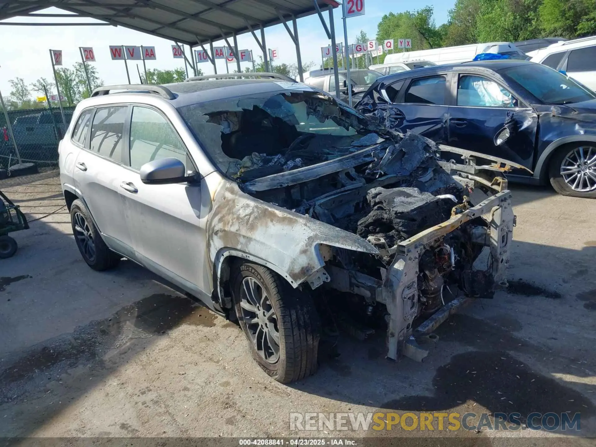 1 Photograph of a damaged car 1C4PJMLX0KD447094 JEEP CHEROKEE 2019