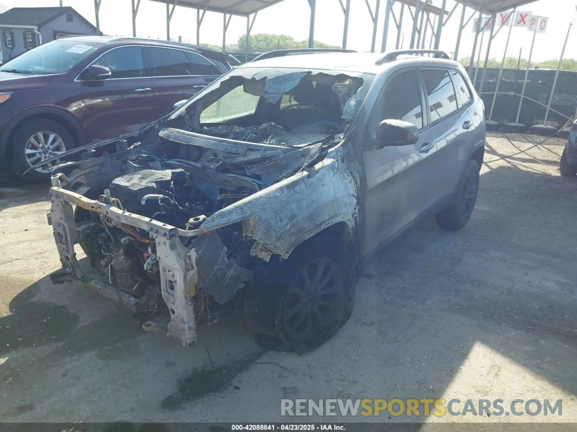 2 Photograph of a damaged car 1C4PJMLX0KD447094 JEEP CHEROKEE 2019