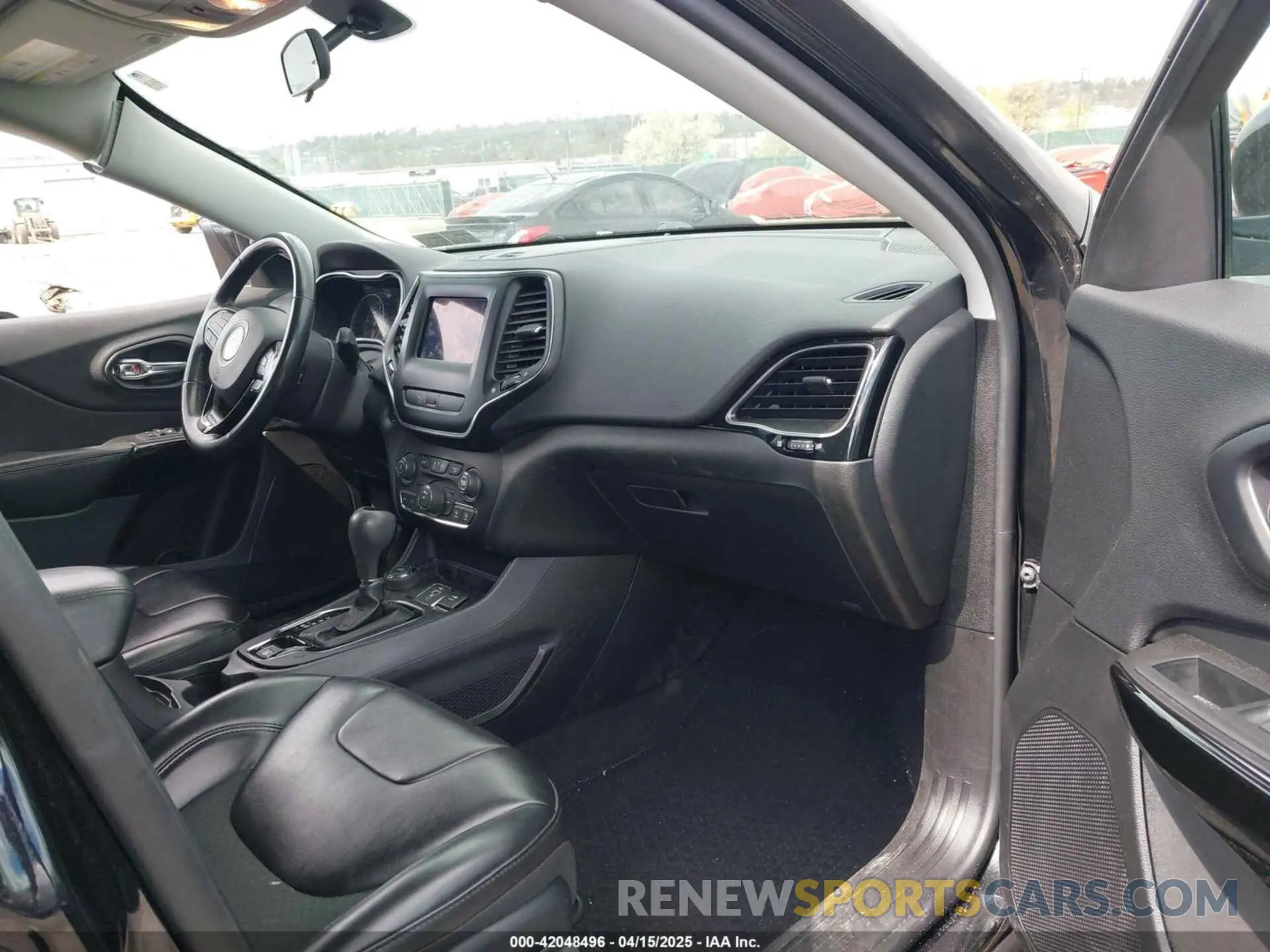 5 Photograph of a damaged car 1C4PJMLX0KD476756 JEEP CHEROKEE 2019