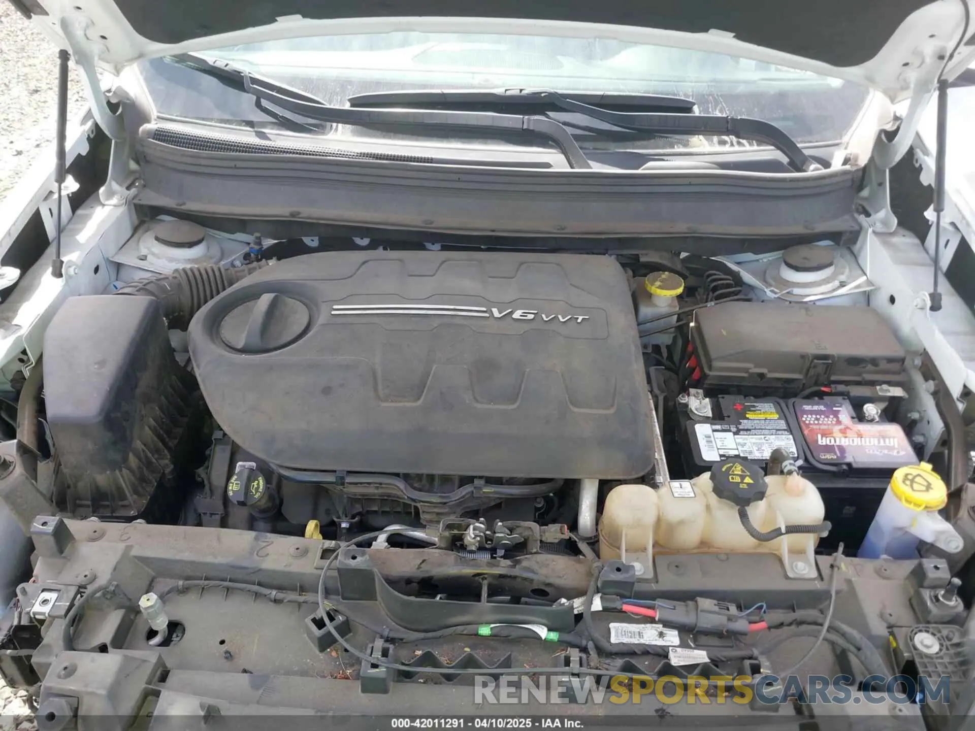 10 Photograph of a damaged car 1C4PJMLX2KD432659 JEEP CHEROKEE 2019