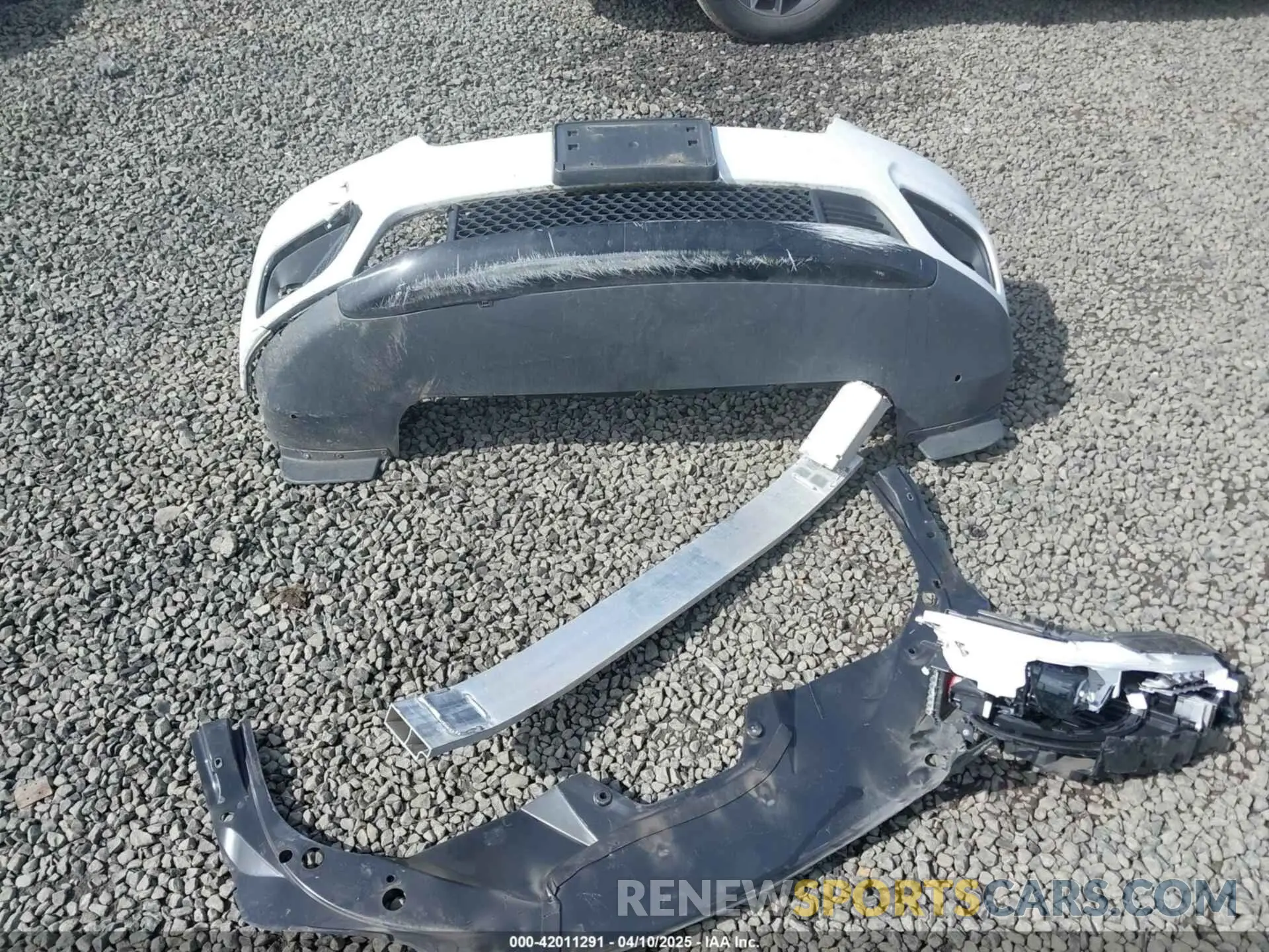12 Photograph of a damaged car 1C4PJMLX2KD432659 JEEP CHEROKEE 2019