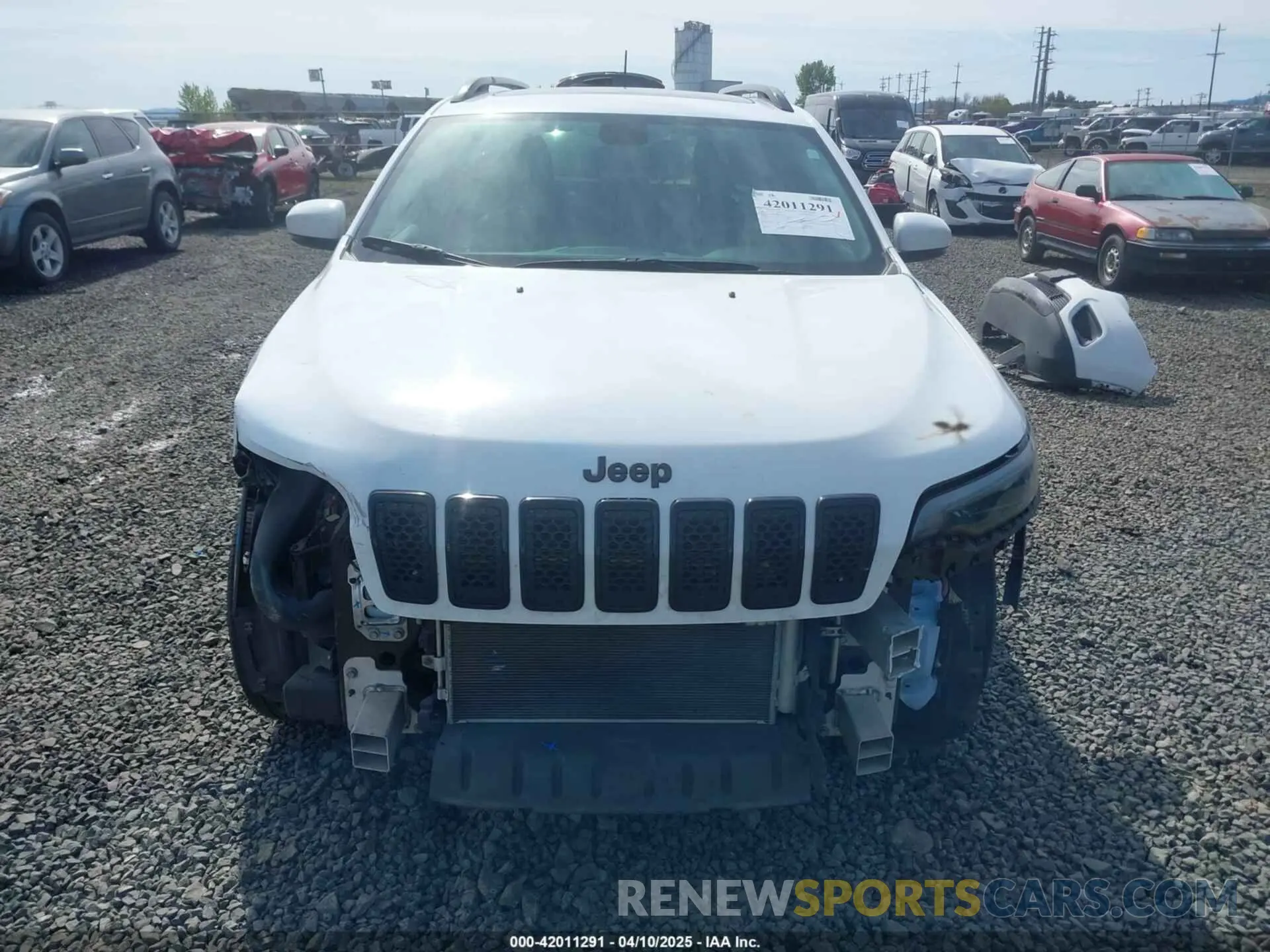 13 Photograph of a damaged car 1C4PJMLX2KD432659 JEEP CHEROKEE 2019