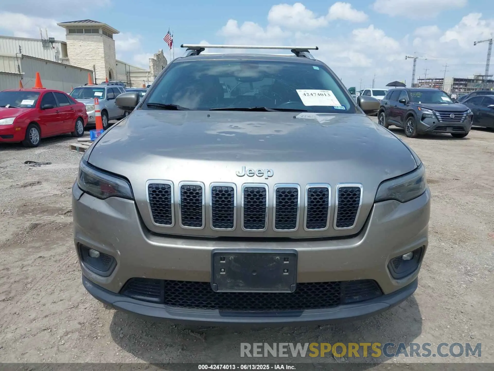 12 Photograph of a damaged car 1C4PJMLX3KD105008 JEEP CHEROKEE 2019