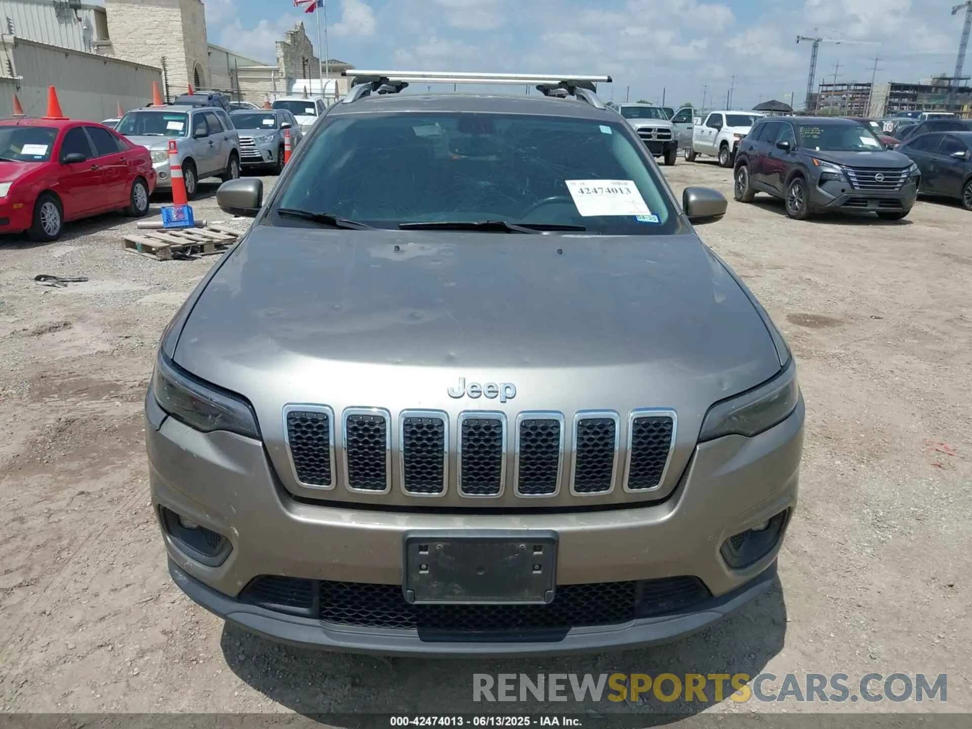6 Photograph of a damaged car 1C4PJMLX3KD105008 JEEP CHEROKEE 2019