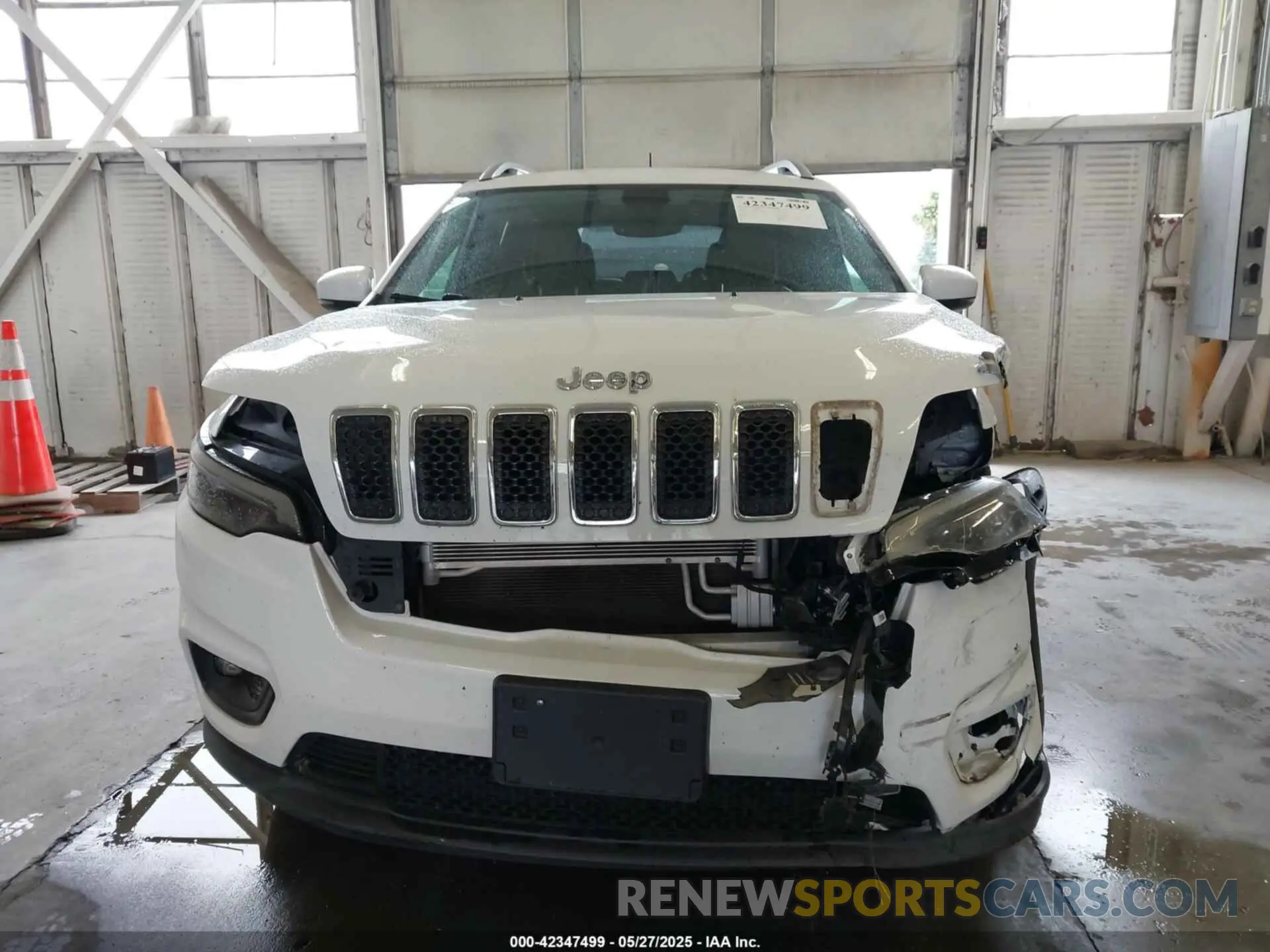 12 Photograph of a damaged car 1C4PJMLX3KD224550 JEEP CHEROKEE 2019