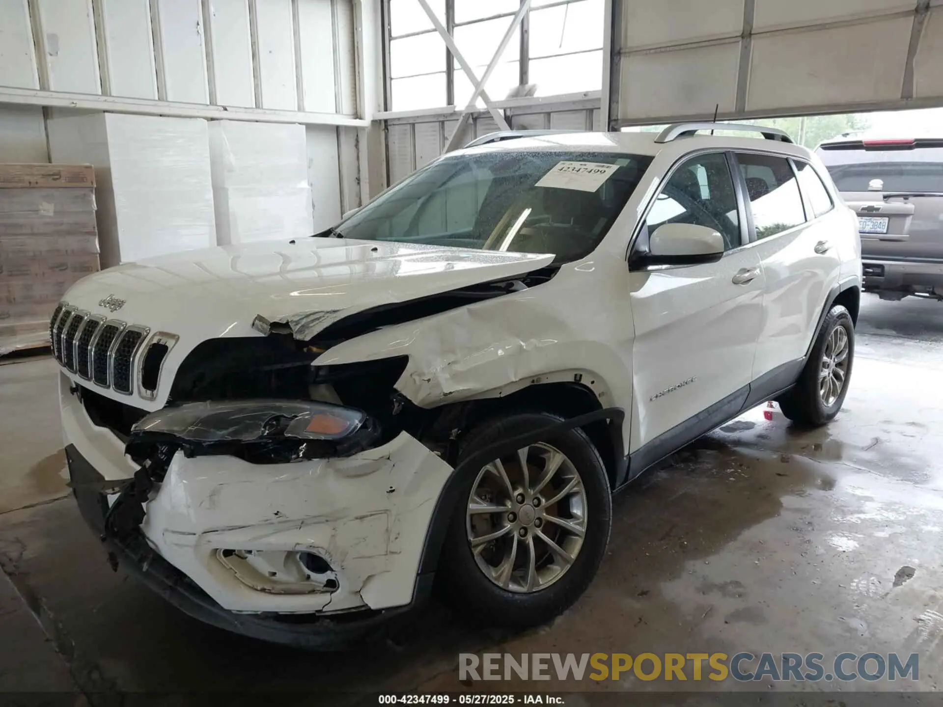 2 Photograph of a damaged car 1C4PJMLX3KD224550 JEEP CHEROKEE 2019