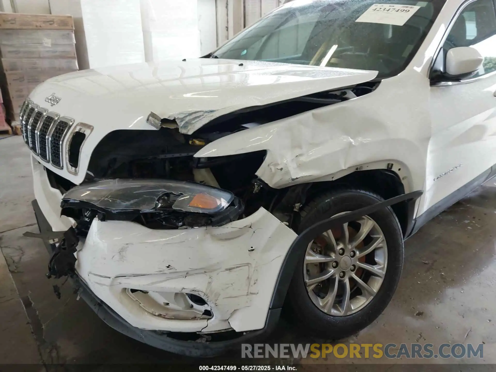 6 Photograph of a damaged car 1C4PJMLX3KD224550 JEEP CHEROKEE 2019