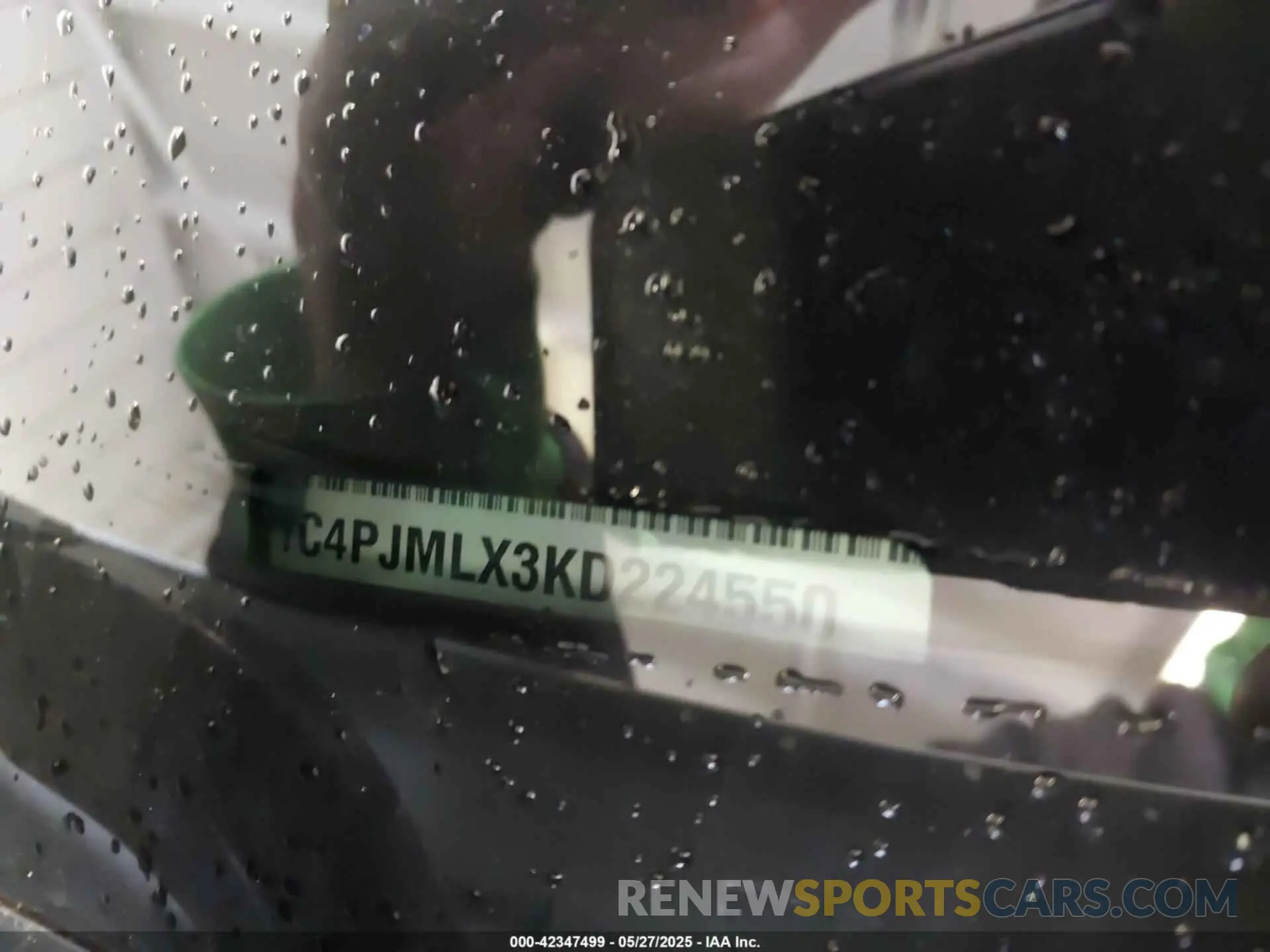 9 Photograph of a damaged car 1C4PJMLX3KD224550 JEEP CHEROKEE 2019