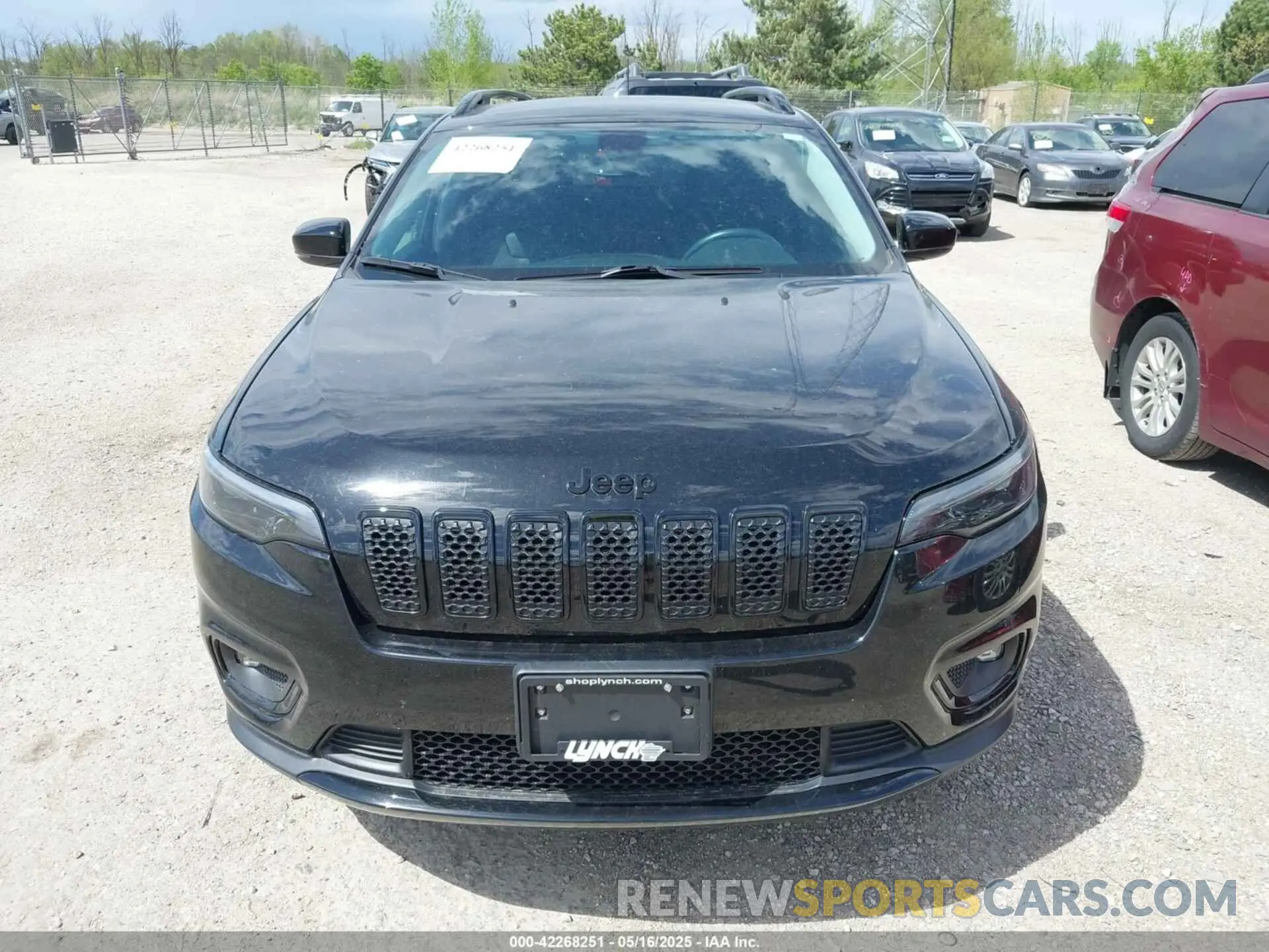 12 Photograph of a damaged car 1C4PJMLX3KD382922 JEEP CHEROKEE 2019