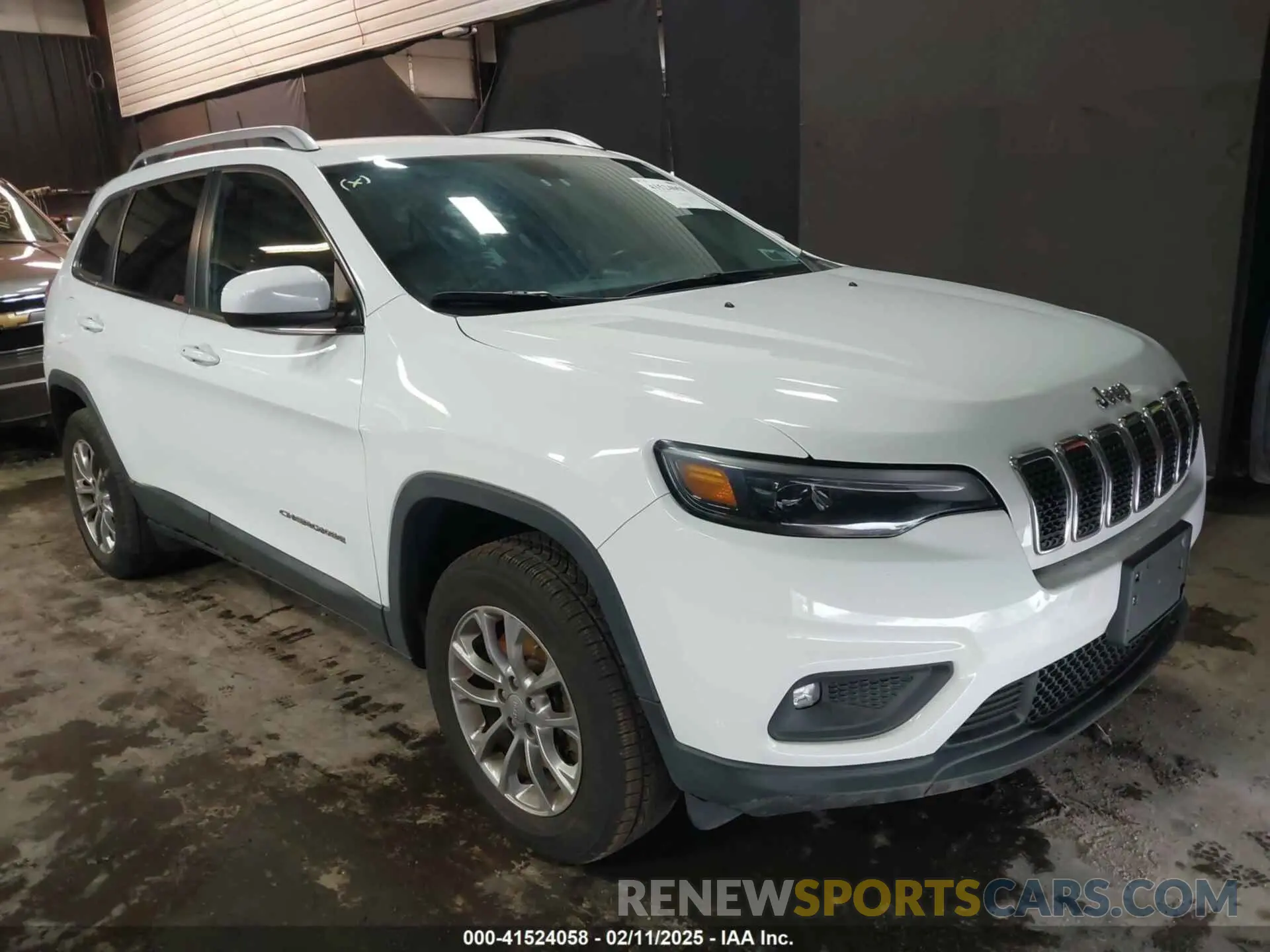 1 Photograph of a damaged car 1C4PJMLX4KD232091 JEEP CHEROKEE 2019