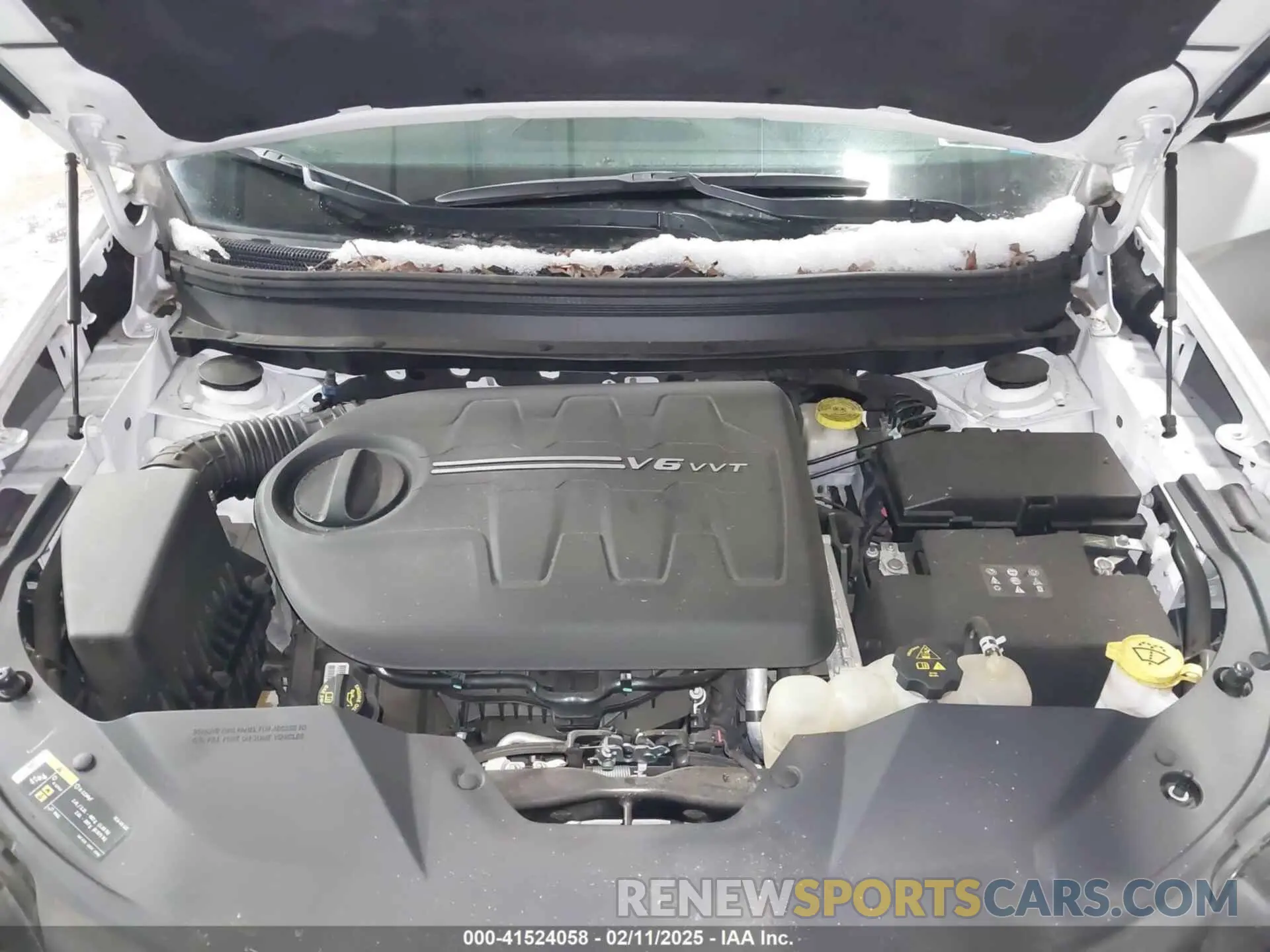 10 Photograph of a damaged car 1C4PJMLX4KD232091 JEEP CHEROKEE 2019