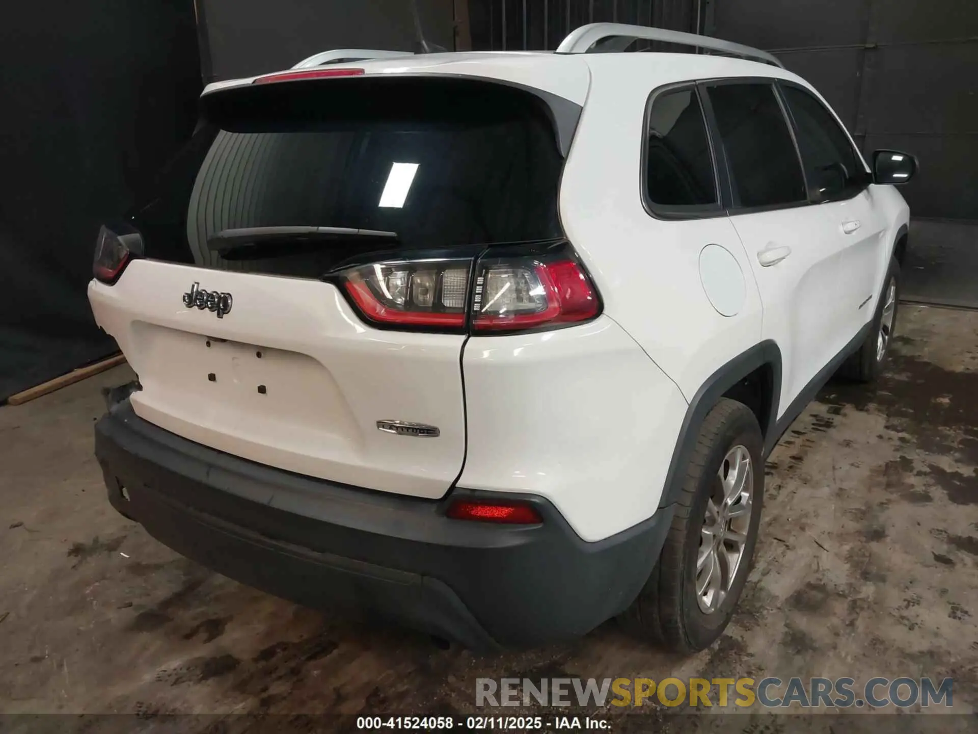 4 Photograph of a damaged car 1C4PJMLX4KD232091 JEEP CHEROKEE 2019