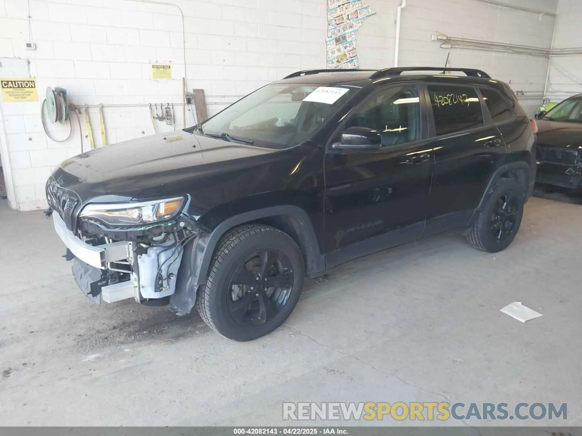 2 Photograph of a damaged car 1C4PJMLX5KD307137 JEEP CHEROKEE 2019