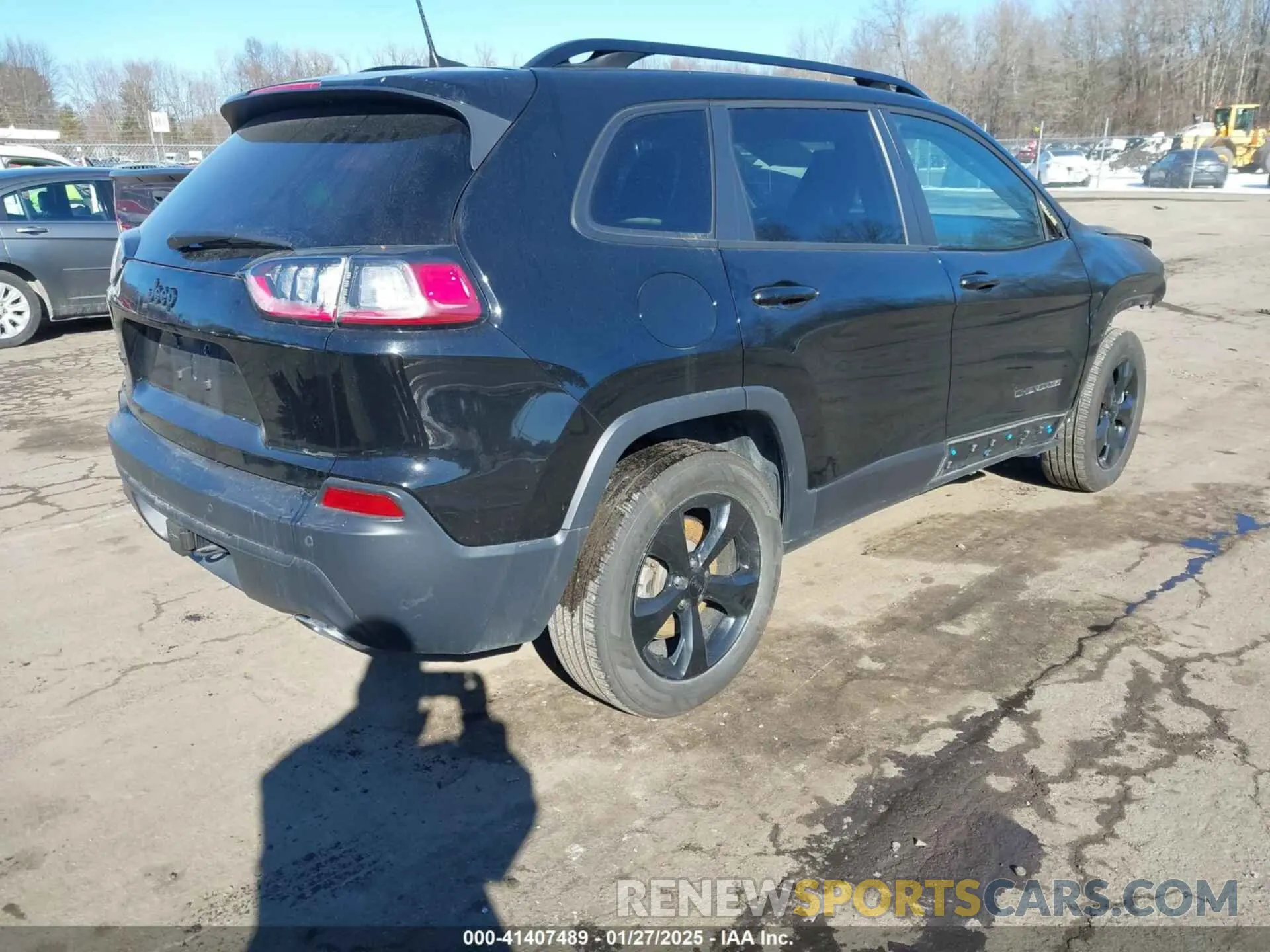 4 Photograph of a damaged car 1C4PJMLX5KD369346 JEEP CHEROKEE 2019