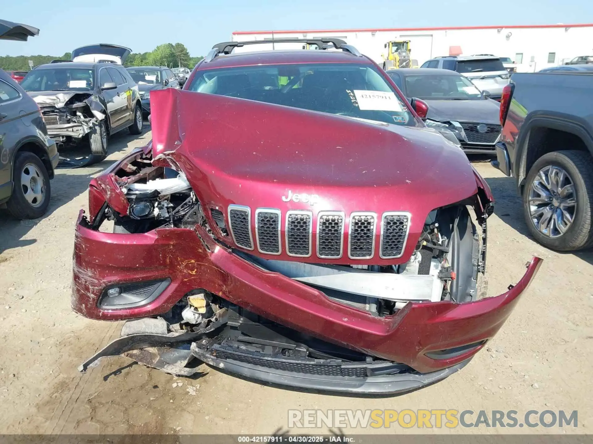 12 Photograph of a damaged car 1C4PJMLX7KD252805 JEEP CHEROKEE 2019