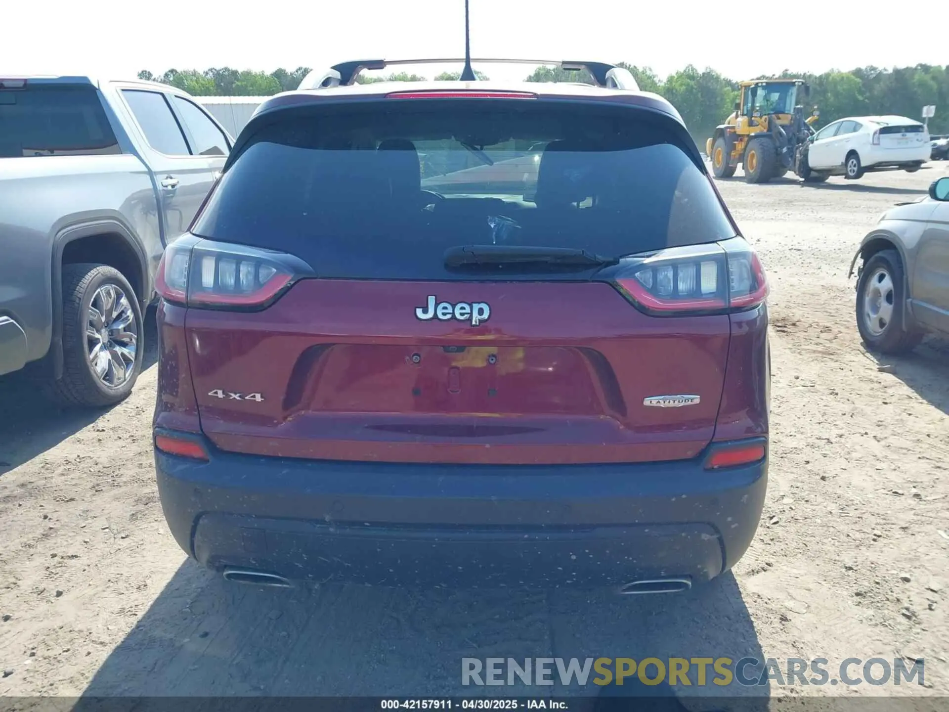 16 Photograph of a damaged car 1C4PJMLX7KD252805 JEEP CHEROKEE 2019