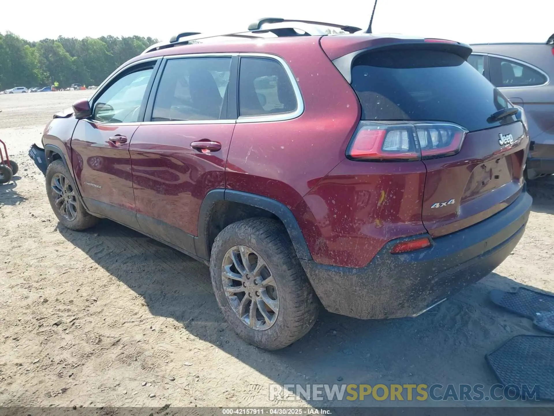 3 Photograph of a damaged car 1C4PJMLX7KD252805 JEEP CHEROKEE 2019