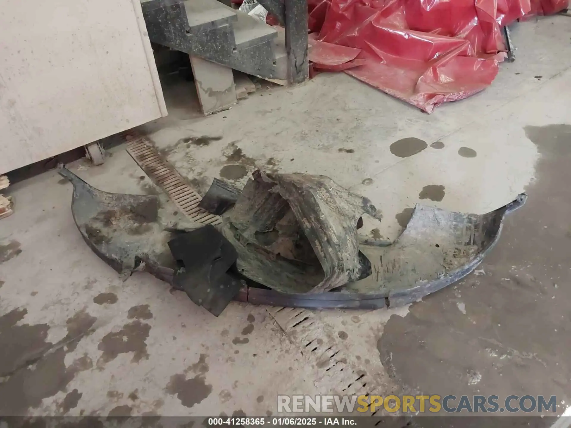 12 Photograph of a damaged car 1C4PJMLX8KD137307 JEEP CHEROKEE 2019