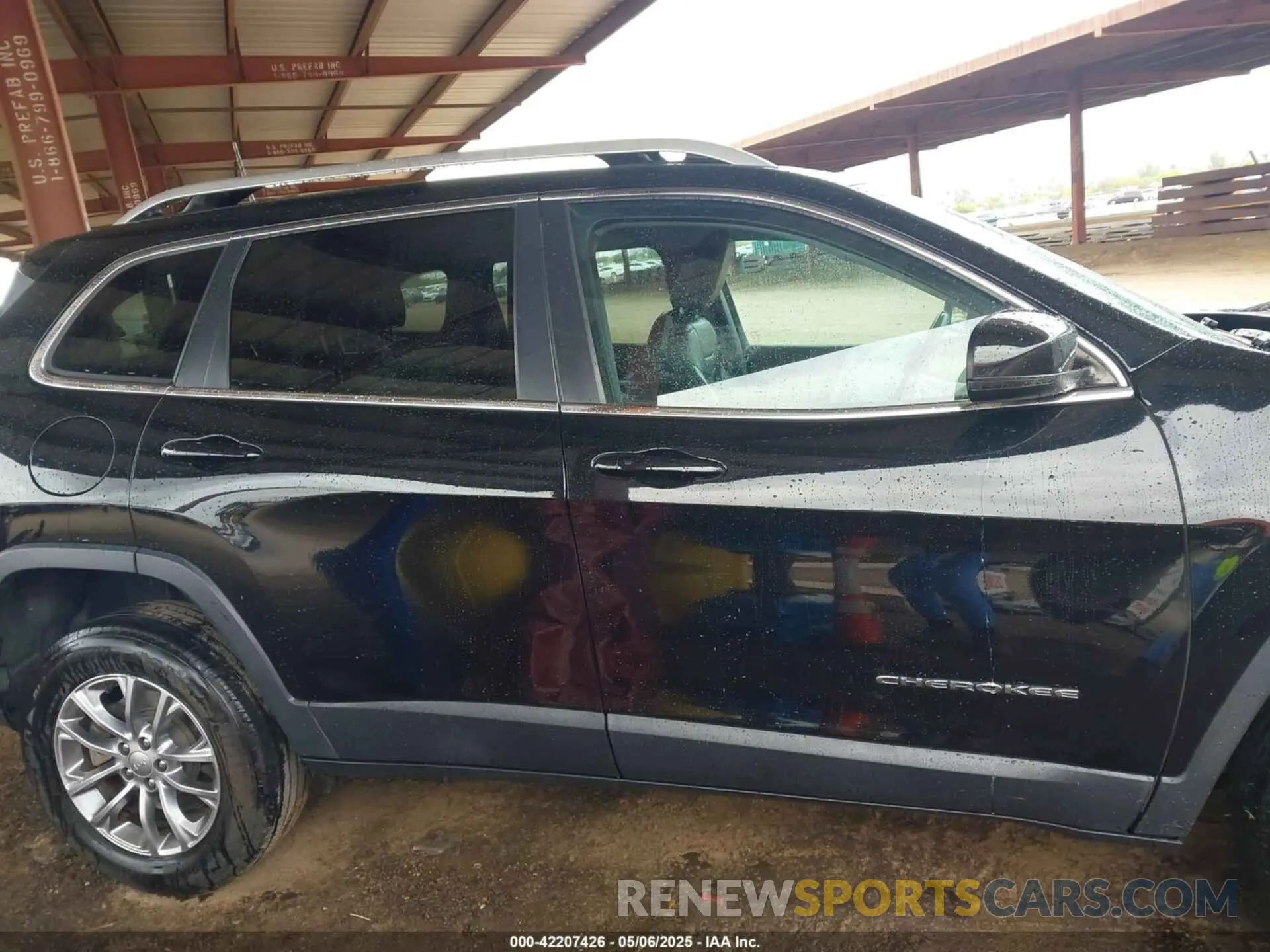 12 Photograph of a damaged car 1C4PJMLX8KD267426 JEEP CHEROKEE 2019