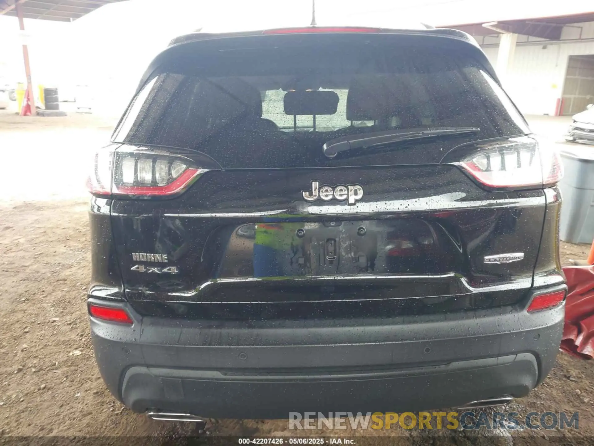 15 Photograph of a damaged car 1C4PJMLX8KD267426 JEEP CHEROKEE 2019