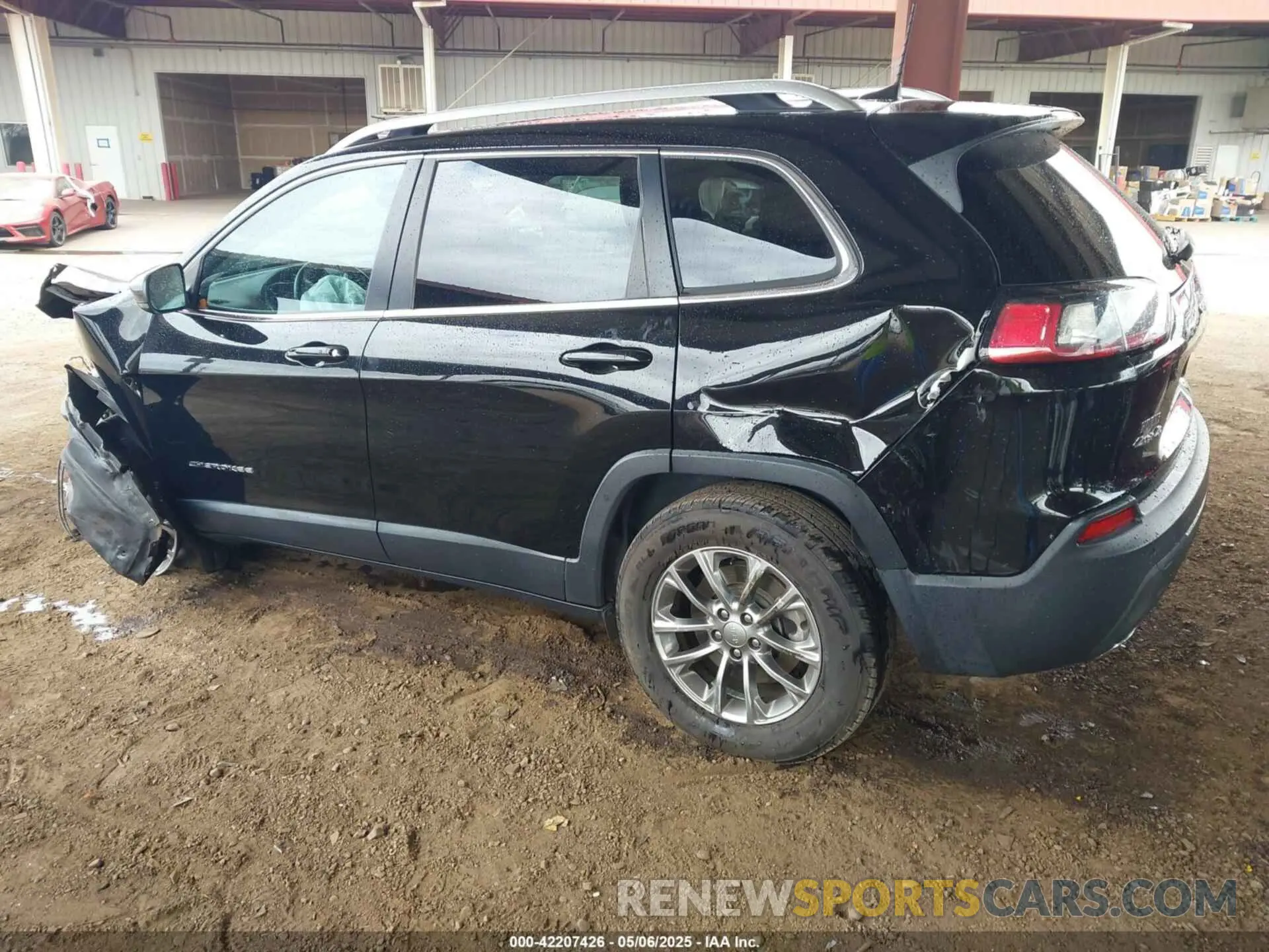 3 Photograph of a damaged car 1C4PJMLX8KD267426 JEEP CHEROKEE 2019