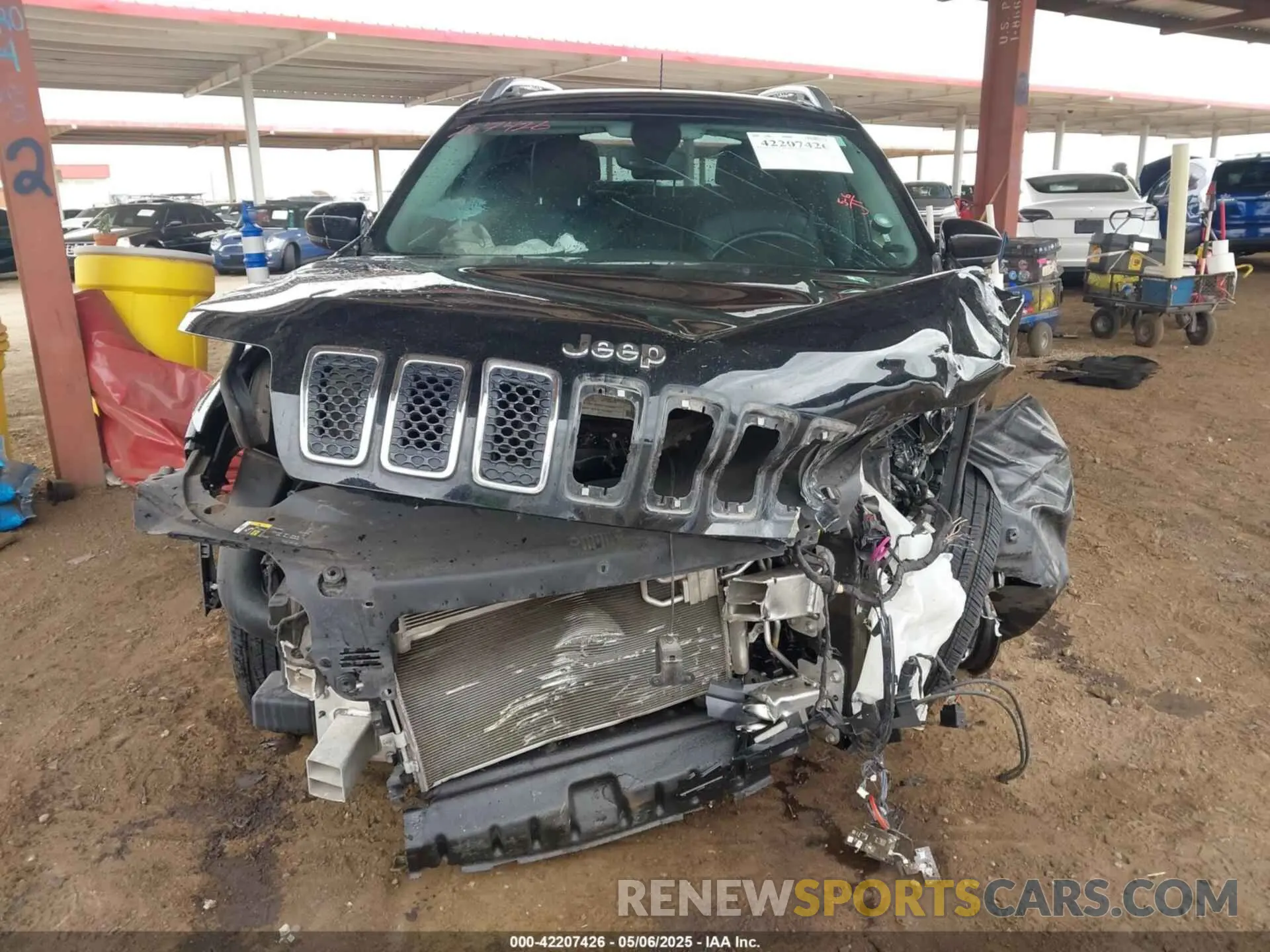 6 Photograph of a damaged car 1C4PJMLX8KD267426 JEEP CHEROKEE 2019