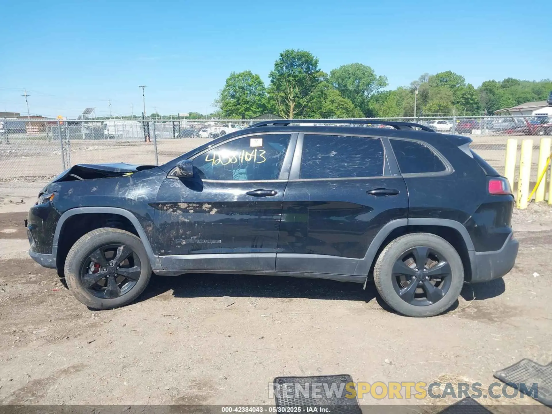 14 Photograph of a damaged car 1C4PJMLX8KD432780 JEEP CHEROKEE 2019