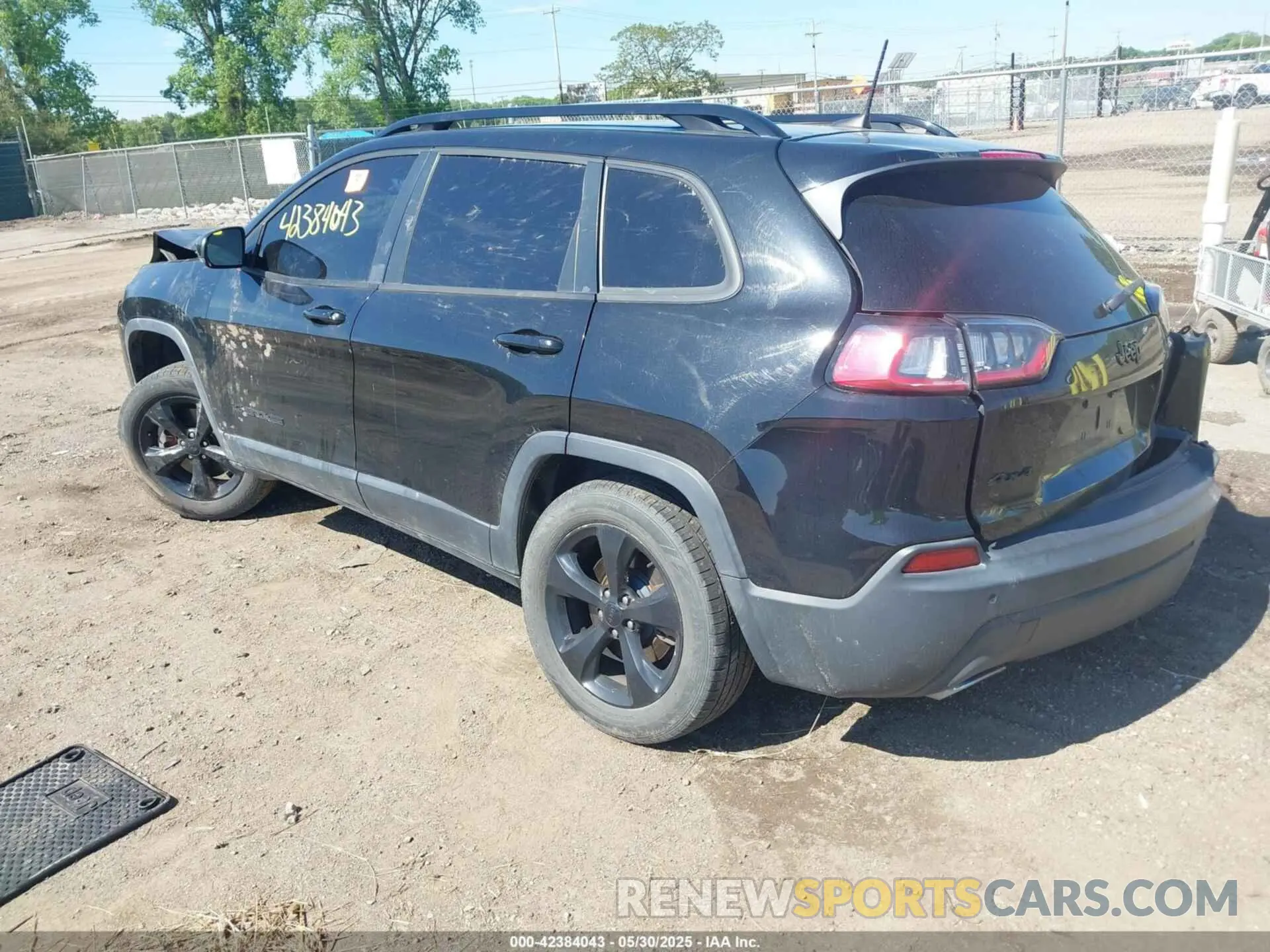 3 Photograph of a damaged car 1C4PJMLX8KD432780 JEEP CHEROKEE 2019