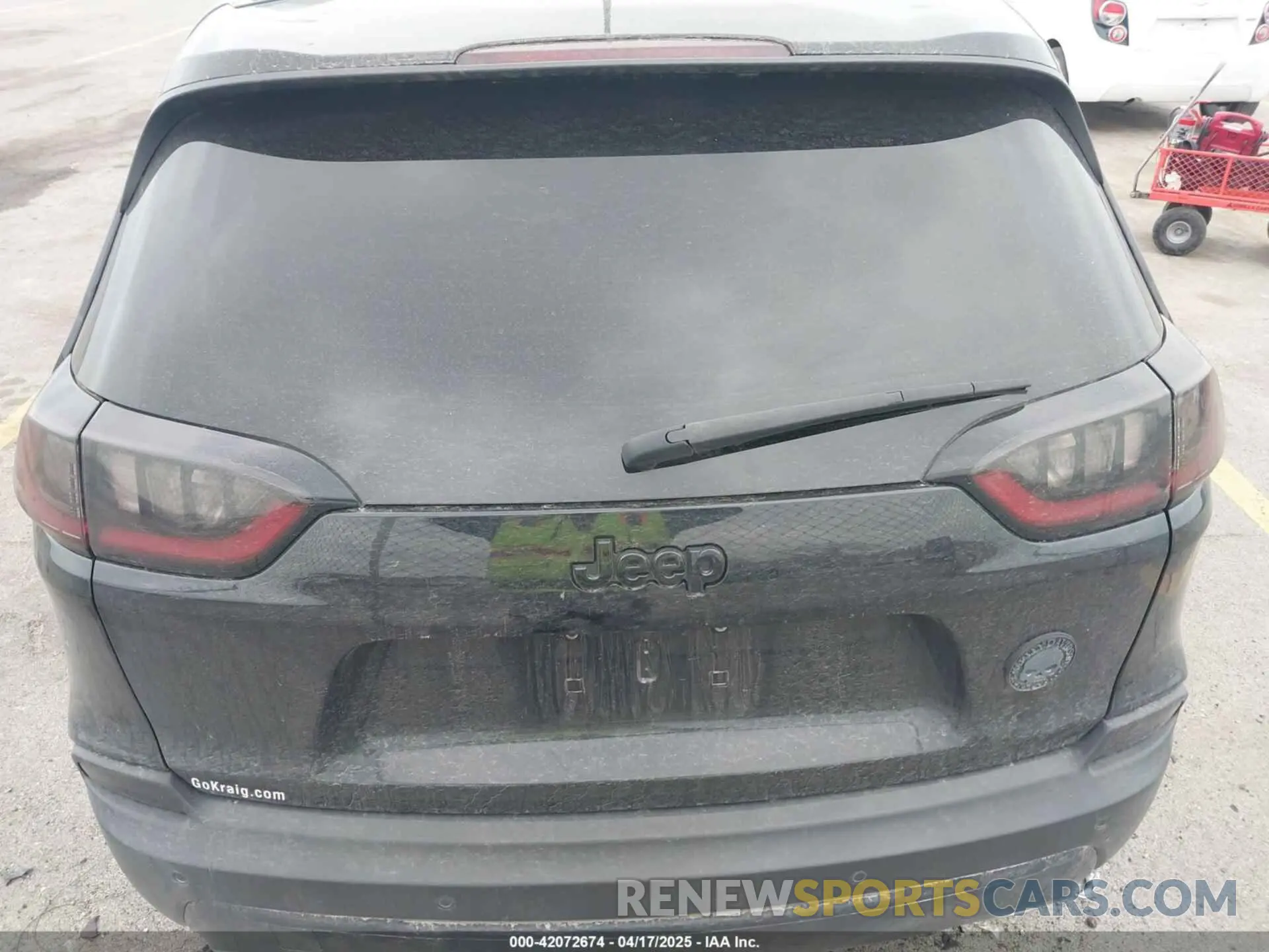 16 Photograph of a damaged car 1C4PJMLX8KD484071 JEEP CHEROKEE 2019