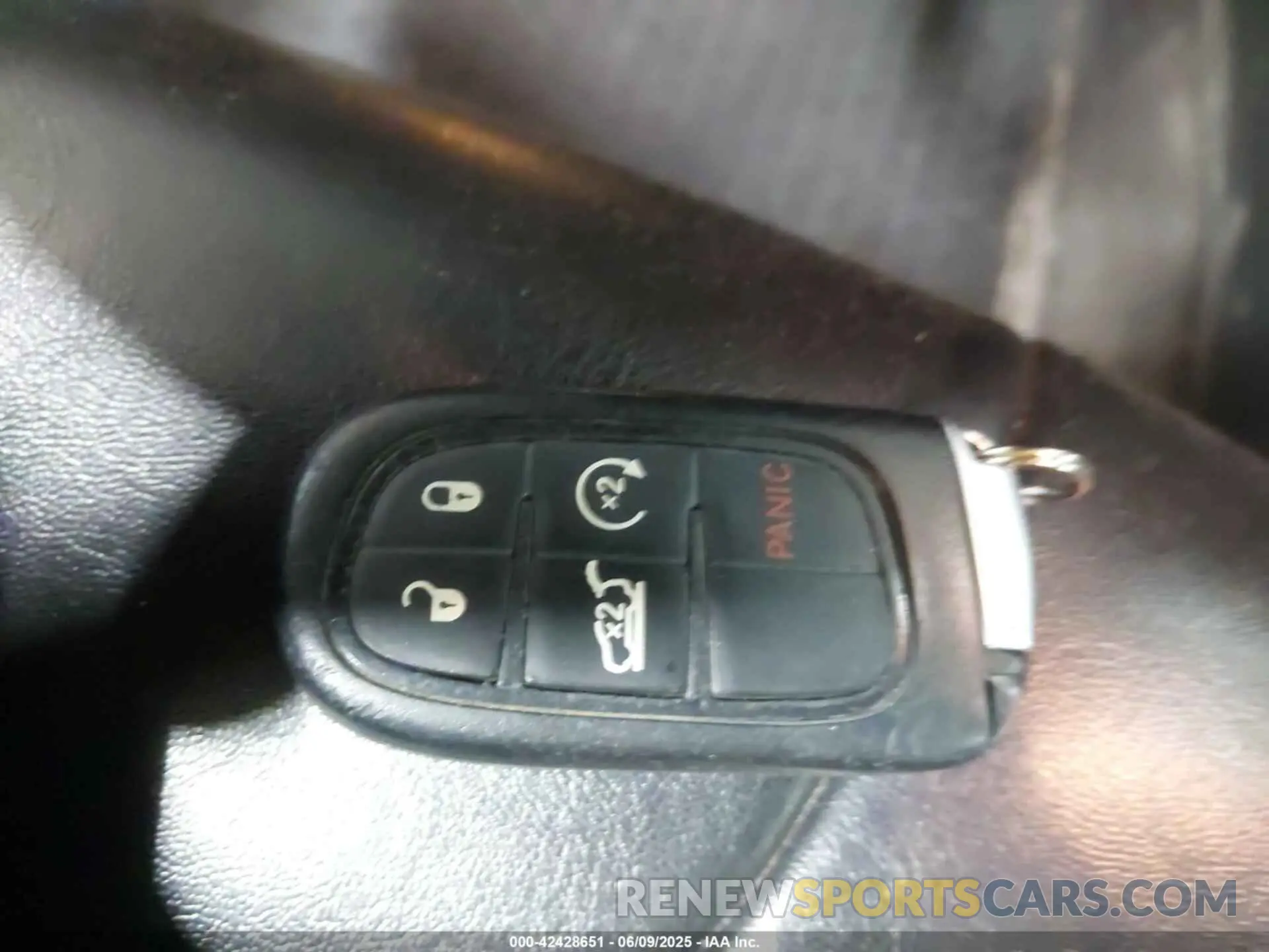 11 Photograph of a damaged car 1C4PJMLX8KD484233 JEEP CHEROKEE 2019