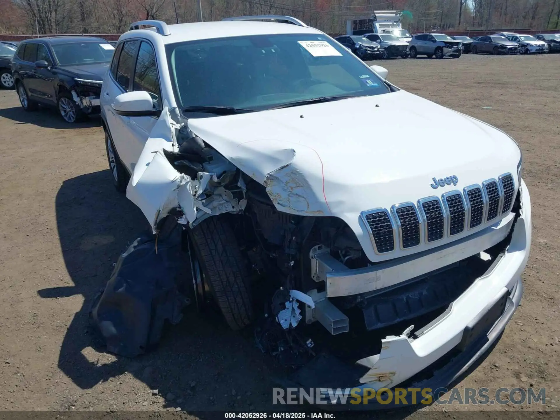 17 Photograph of a damaged car 1C4PJMLXXKD107760 JEEP CHEROKEE 2019