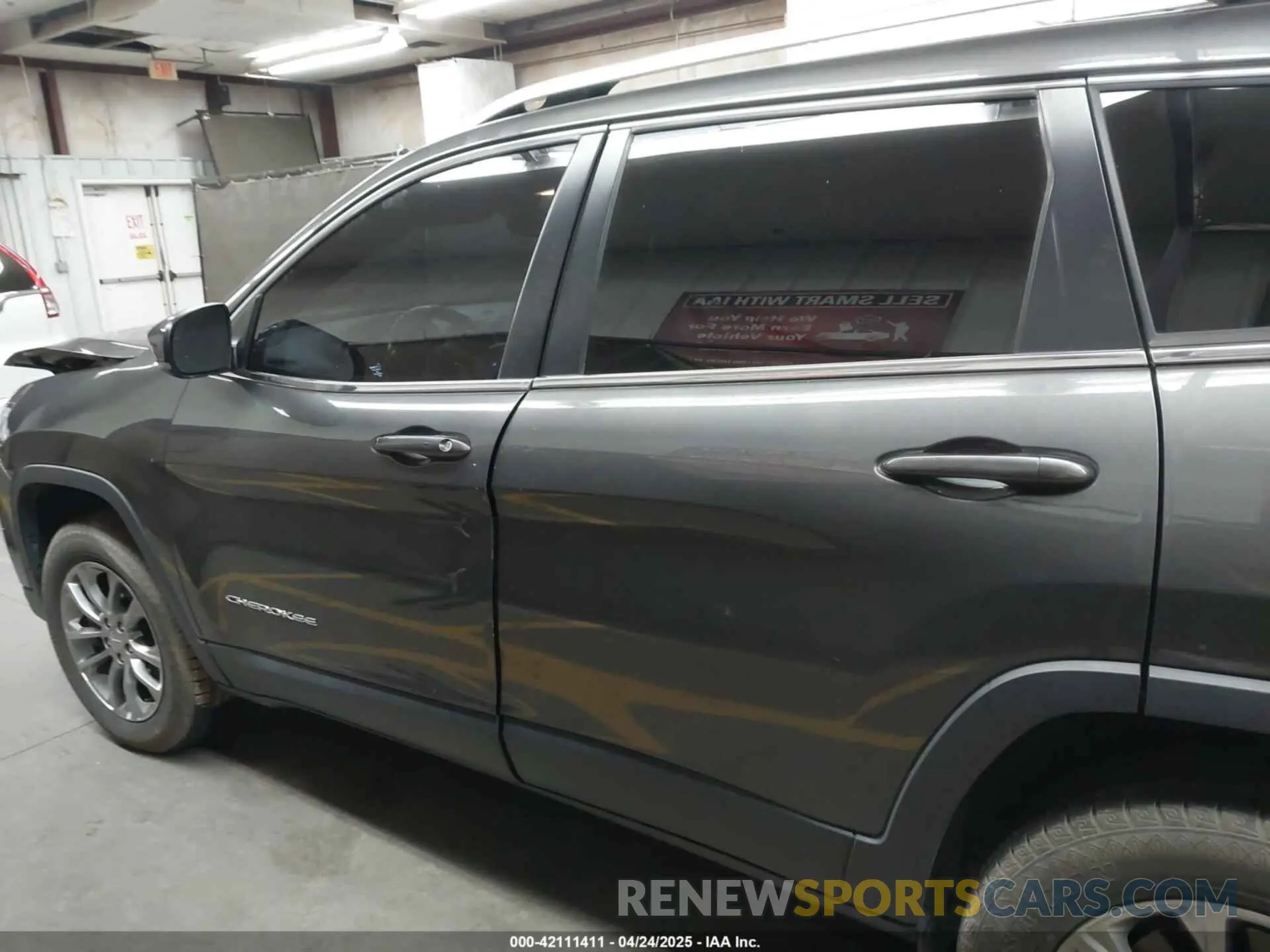 13 Photograph of a damaged car 1C4PJMLXXKD315119 JEEP CHEROKEE 2019