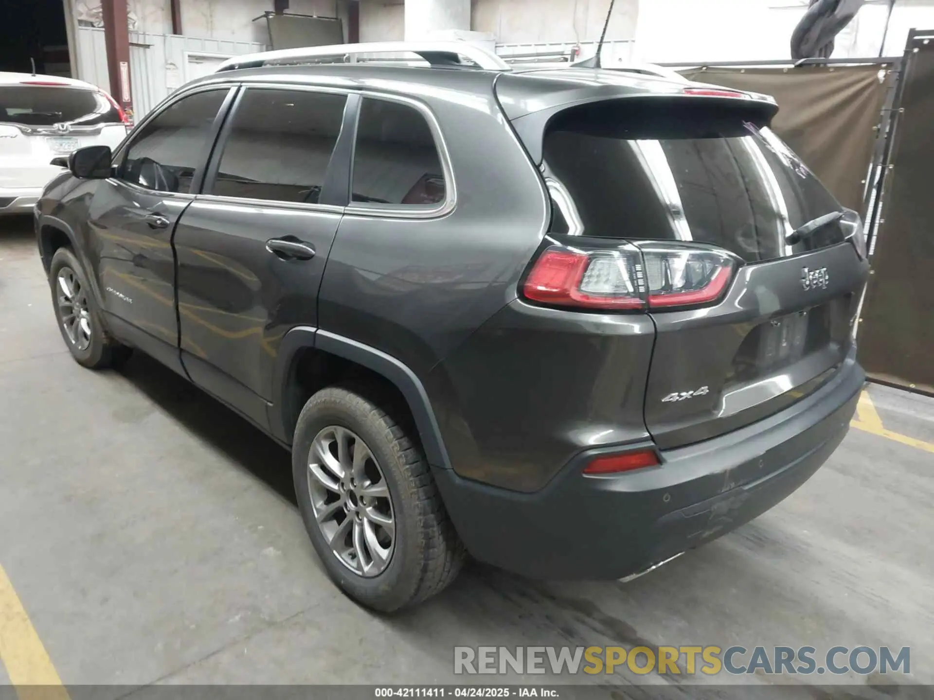 3 Photograph of a damaged car 1C4PJMLXXKD315119 JEEP CHEROKEE 2019
